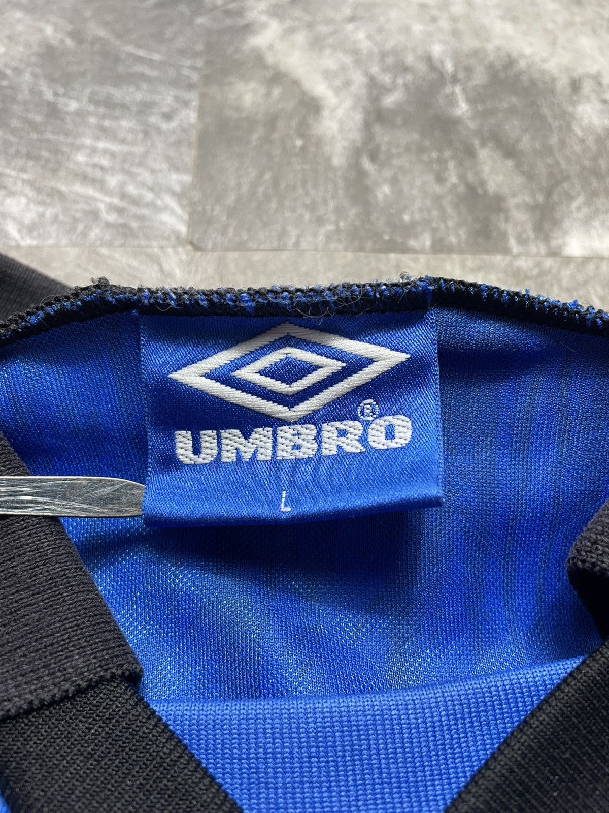 Umbro Umbro Manchester United Vintage 1992 1993 Away Shirt Jersey Size US L / EU 52-54 / 3 - 7 Thumbnail