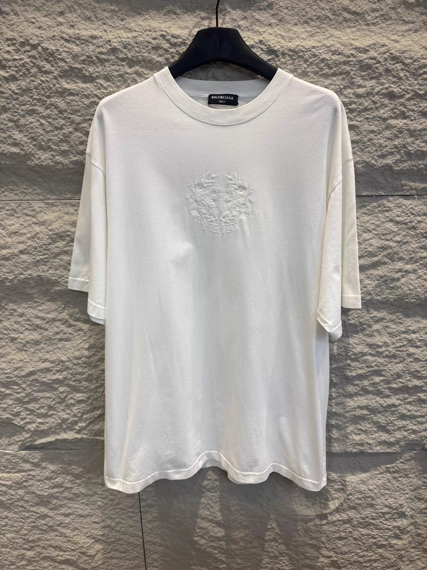 Balenciaga Balenciaga White Embroidered BB UNIFIT XS T-shirt Unisex Size US XS / EU 42 / 0 - 1 Thumbnail