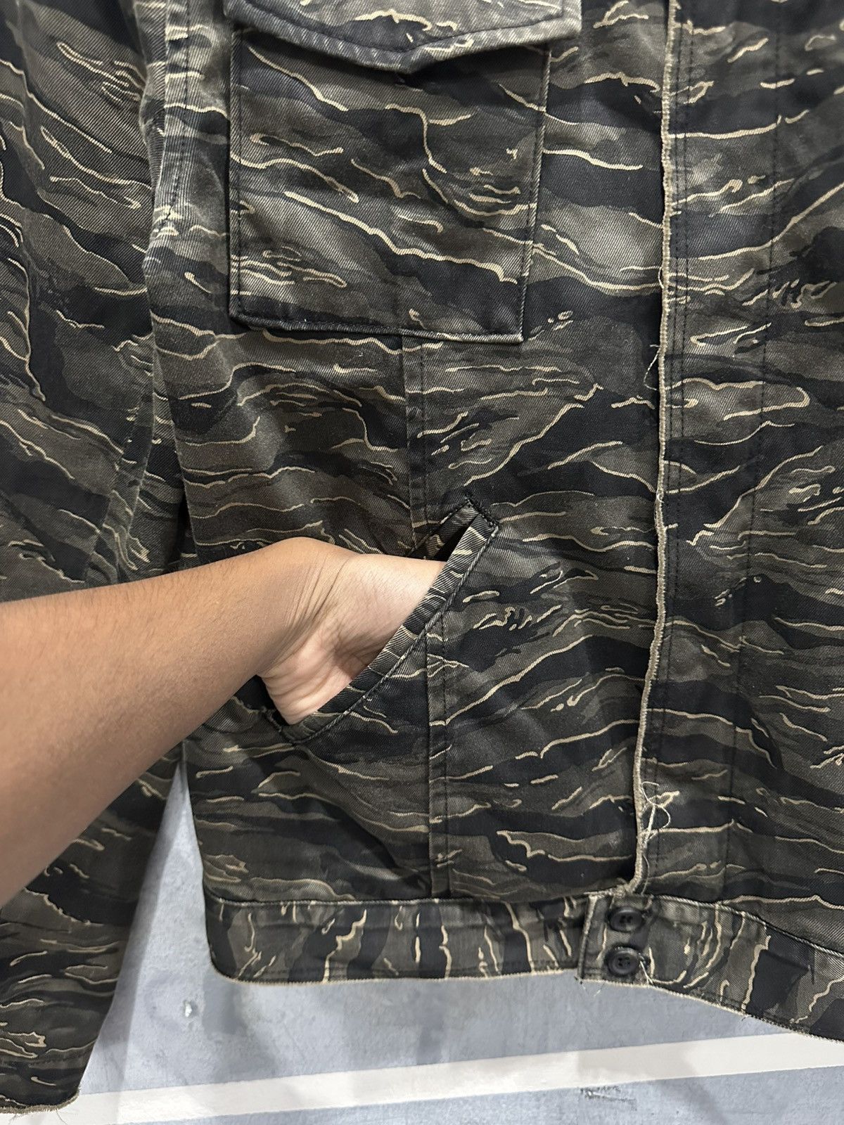 Vintage Military Tiger Stripe Camo Jacket Size US S / EU 44-46 / 1 - 13 Thumbnail