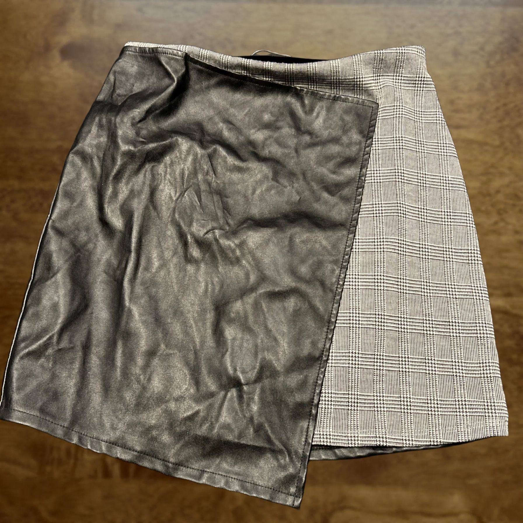 Vintage Potter's Pot Skirt Mini Black Faux Leather Size M Polyester Size 32" / US 10 / IT 46 - 1 Thumbnail