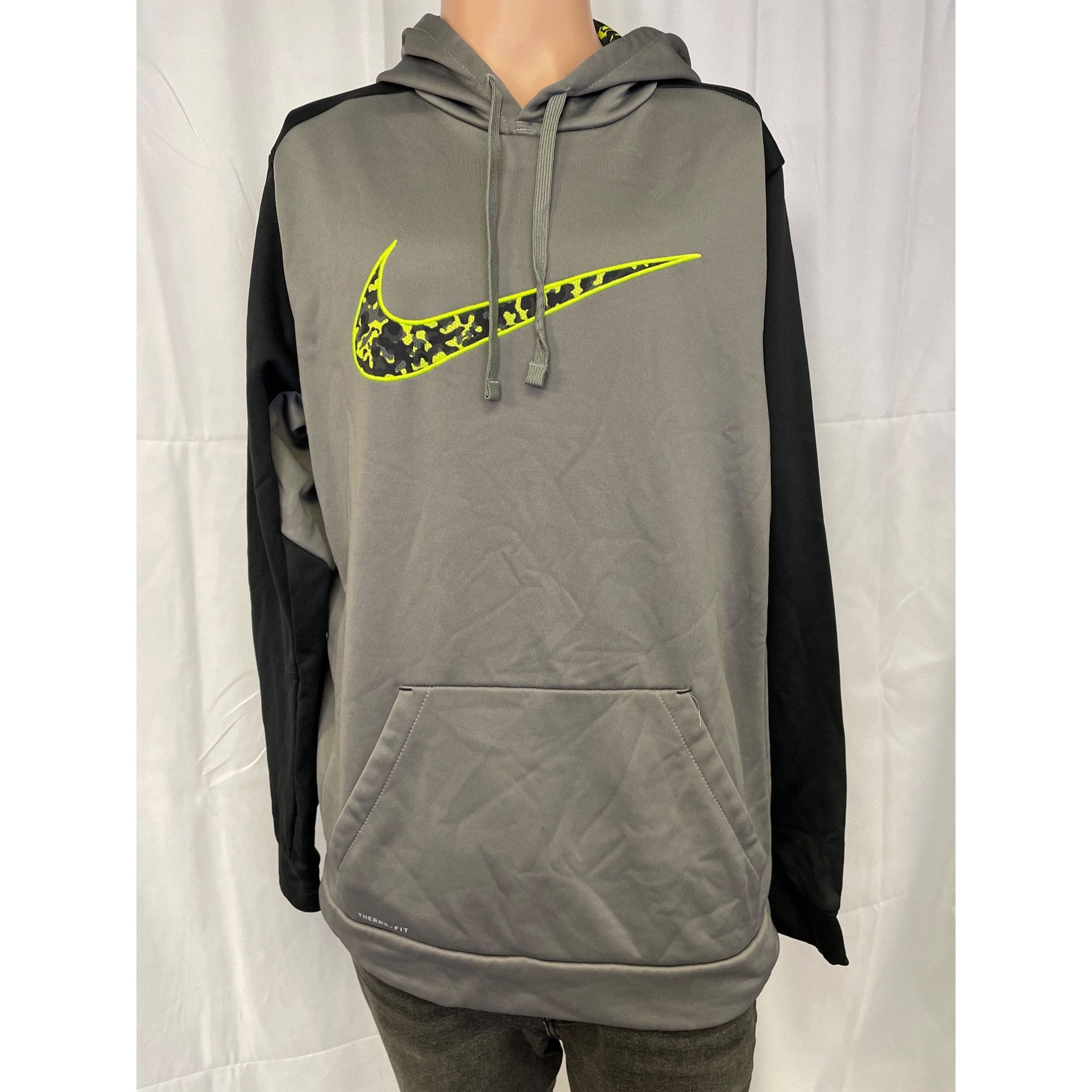 Nike Nike Therma Fit Men's Gray & Green Hoodie/Pull over/Sweatshi Size US L / EU 52-54 / 3 - 1 Thumbnail