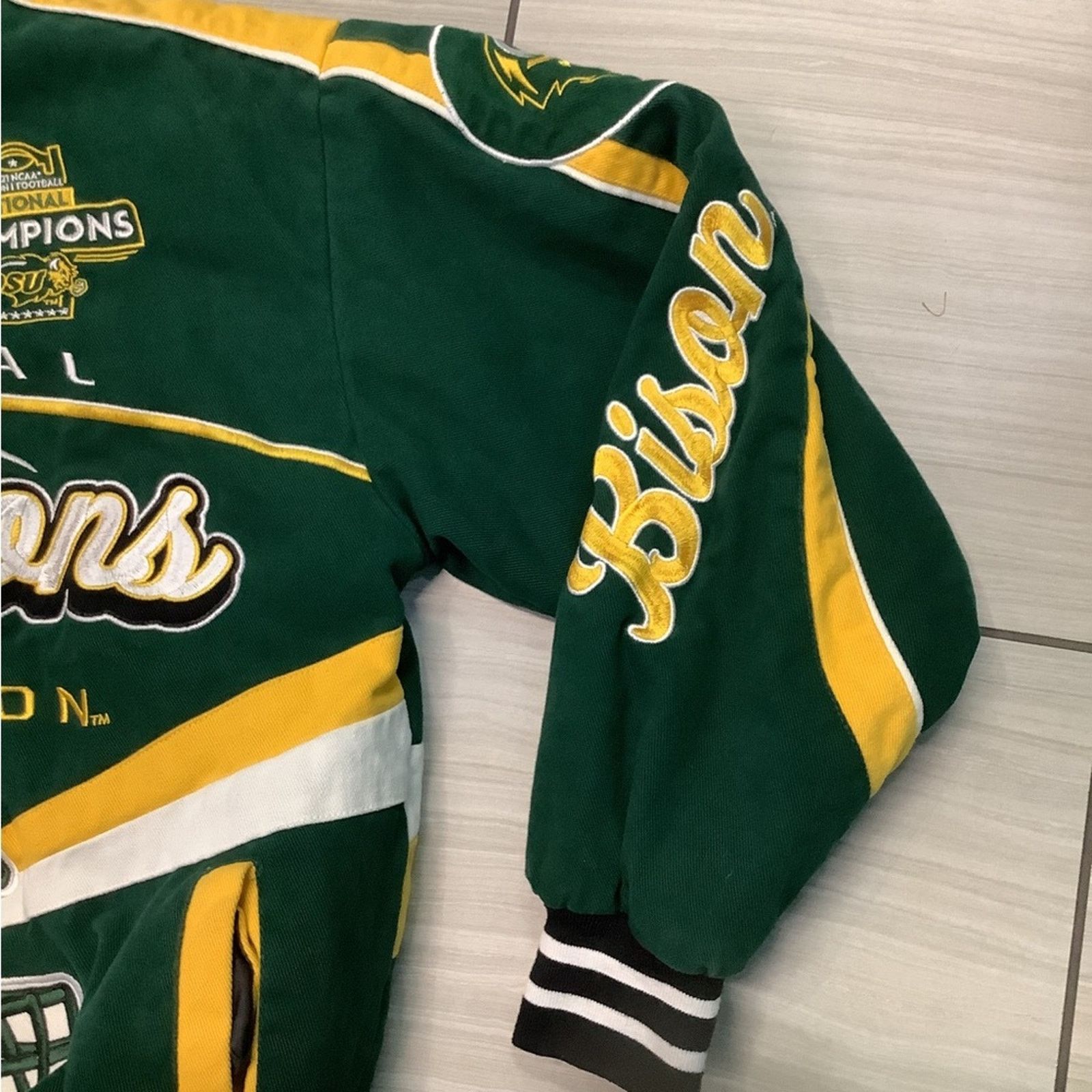 Ebbets Field Flannels NDSU Bison #17 Division champion Bomber Jacket Size US S / EU 44-46 / 1 - 5 Thumbnail