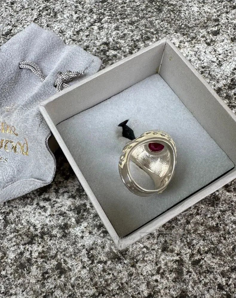 Vivienne Westwood Vivienne Westwood Ruby Vintage Ring. Size ONE SIZE - 6 Thumbnail