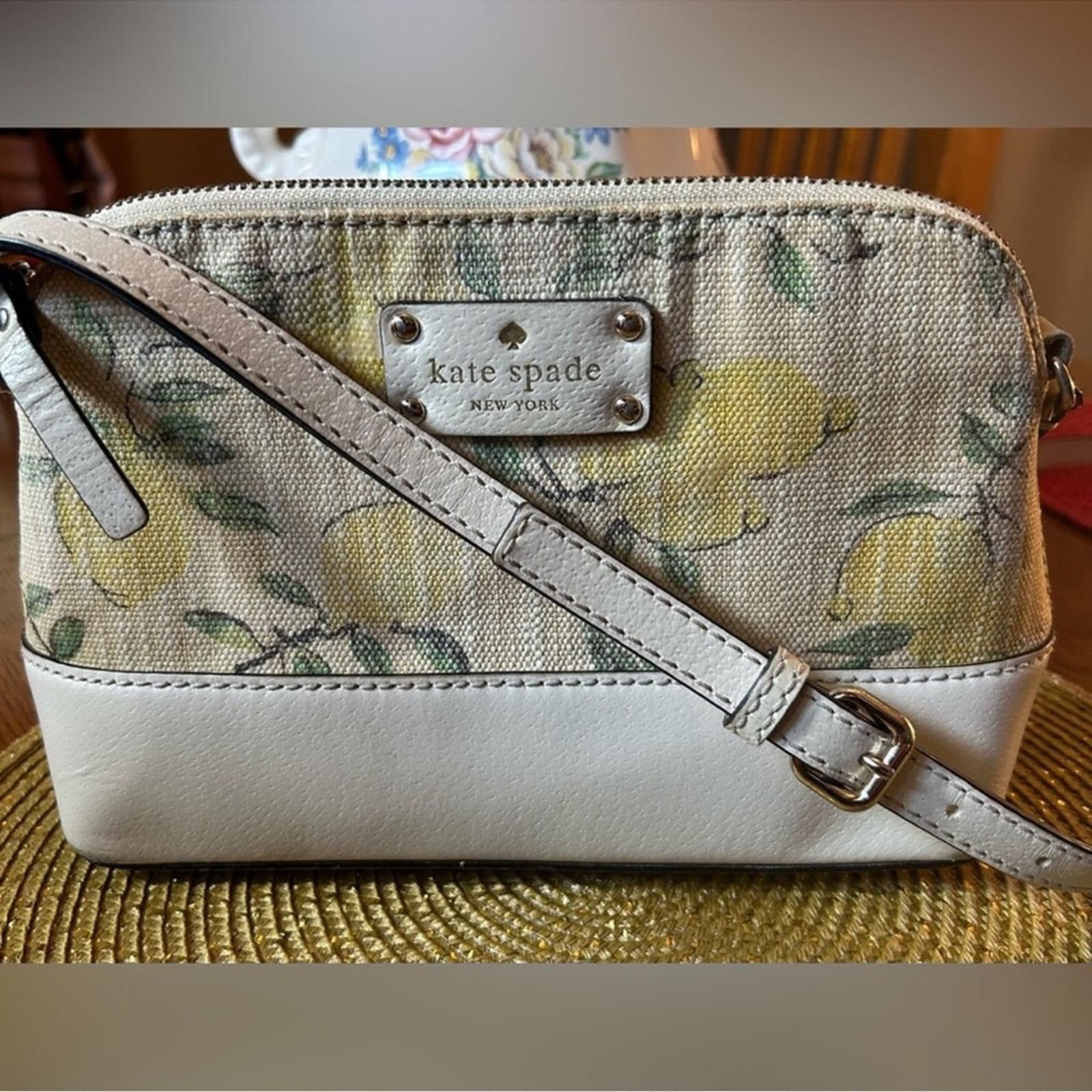 Other Kate spade, lemon cross body bad, adjustable strap Size ONE SIZE - 1 Thumbnail