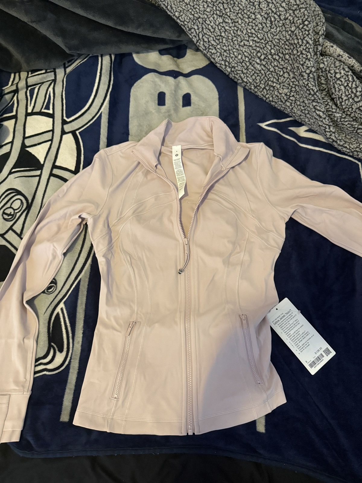 Lululemon Lululemon Define Jacket “Nulu” Size M / US 6-8 / IT 42-44 - 5 Thumbnail
