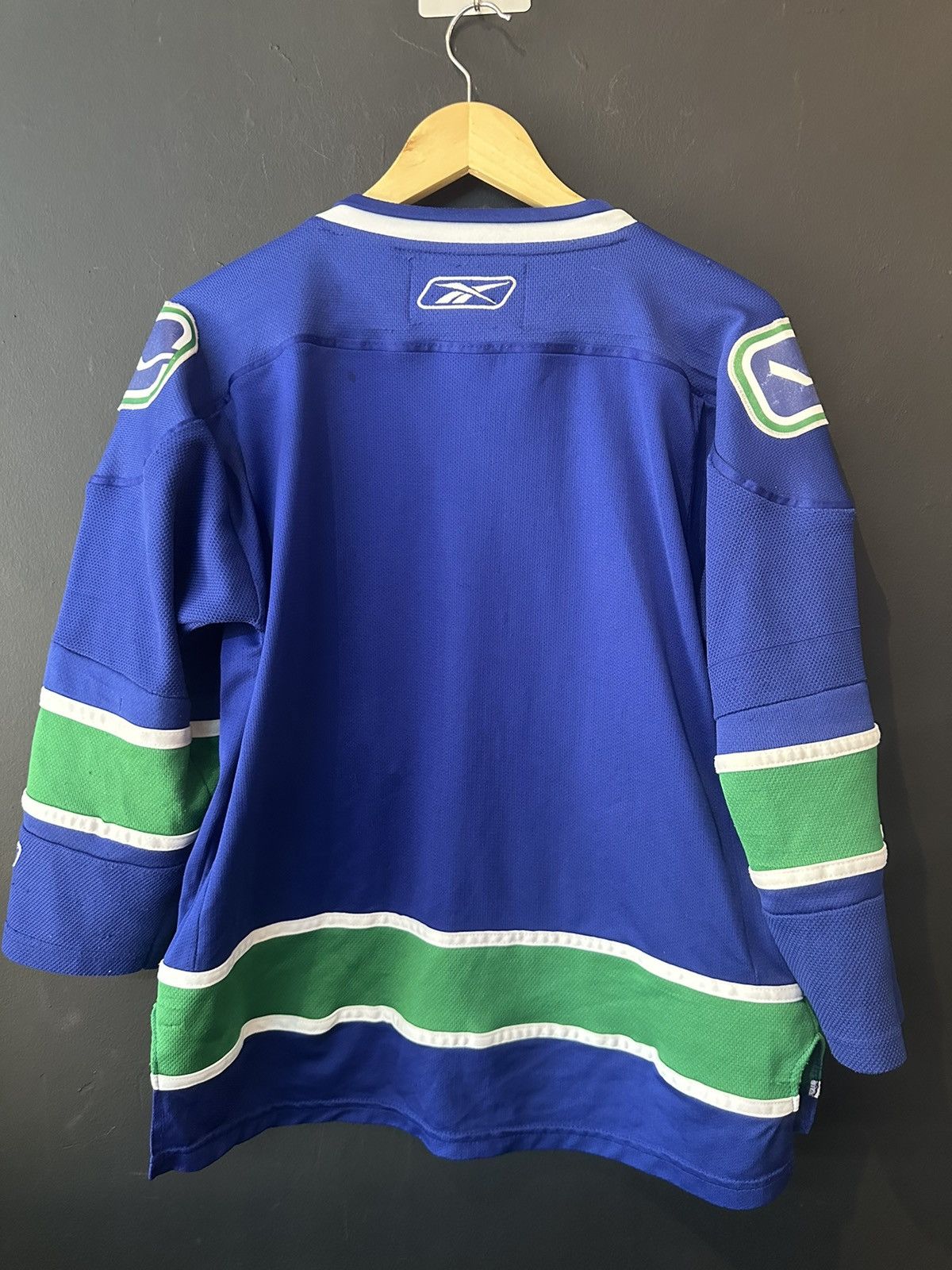 Kanye West × NHL NHL Vancouver Canucks Vintage Ice Hockey Jersey Size US M / EU 48-50 / 2 - 2 Thumbnail