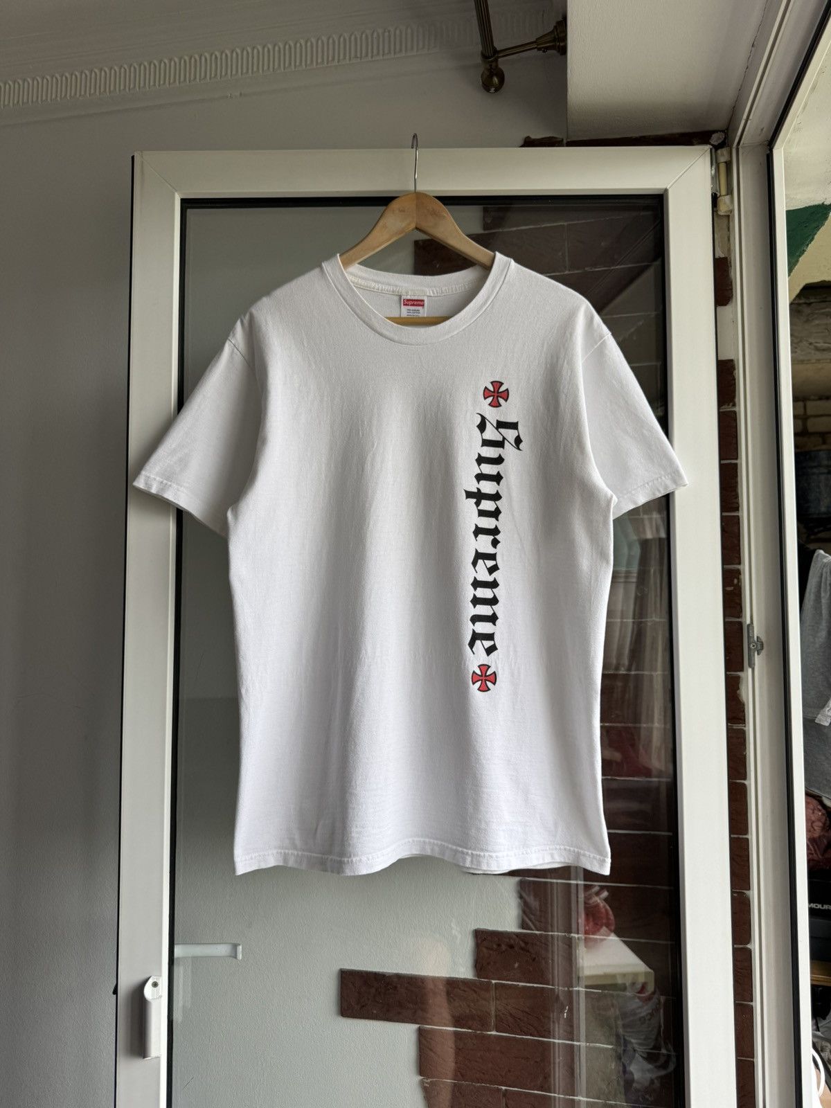 Independent Truck Co. × Supreme Supreme X Independent Truck Co. Old English Tee Size US M / EU 48-50 / 2 - 2 Thumbnail