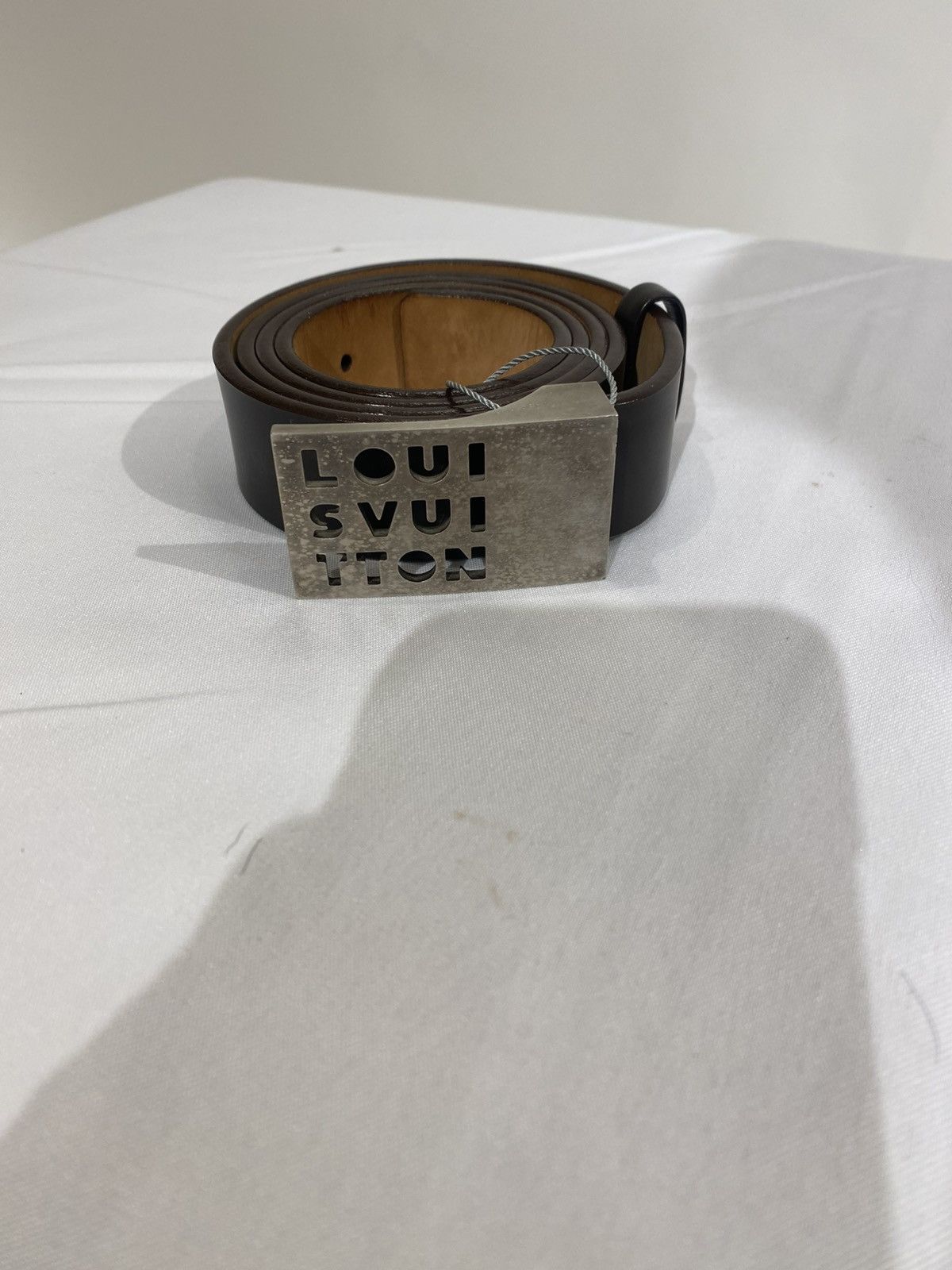 Louis Vuitton LOUIS VUITTON LOGO BUCKLED BELT Size 36 - 1 Thumbnail