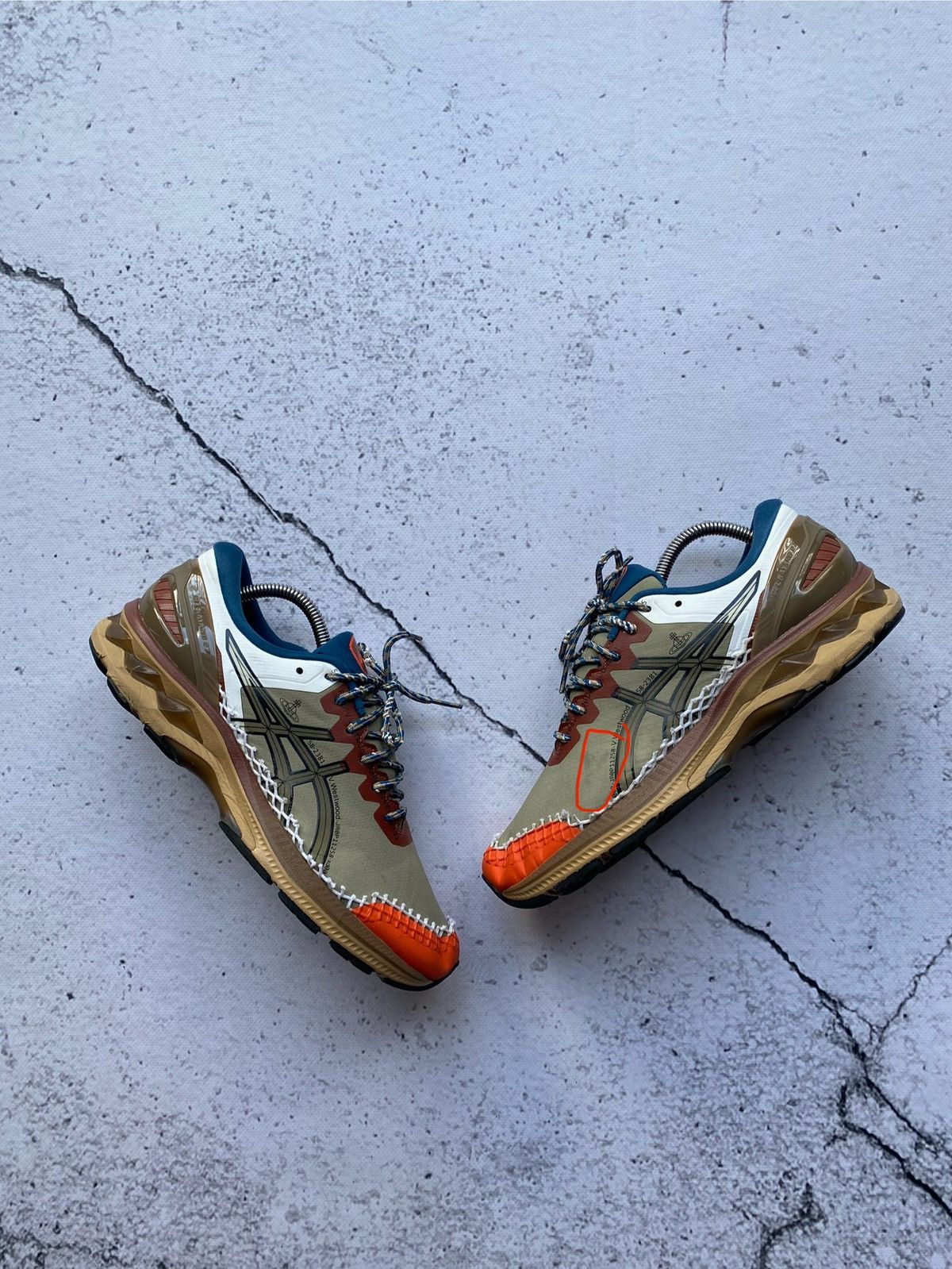 ★人気★ Asics x Vivienne Westwood Gel-Kayano 27 DE Ox Brown Asics x Vivienne Westwood Gel-Kayano 27 DE - Lichen Green/Ox