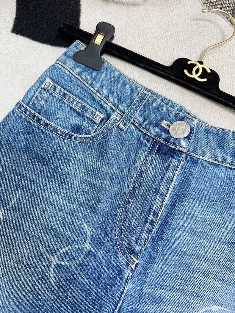 Chanel Chanel 20B full-print graffiti logo blue jeans Size 24" / US 00 / IT 34 - 7 Thumbnail