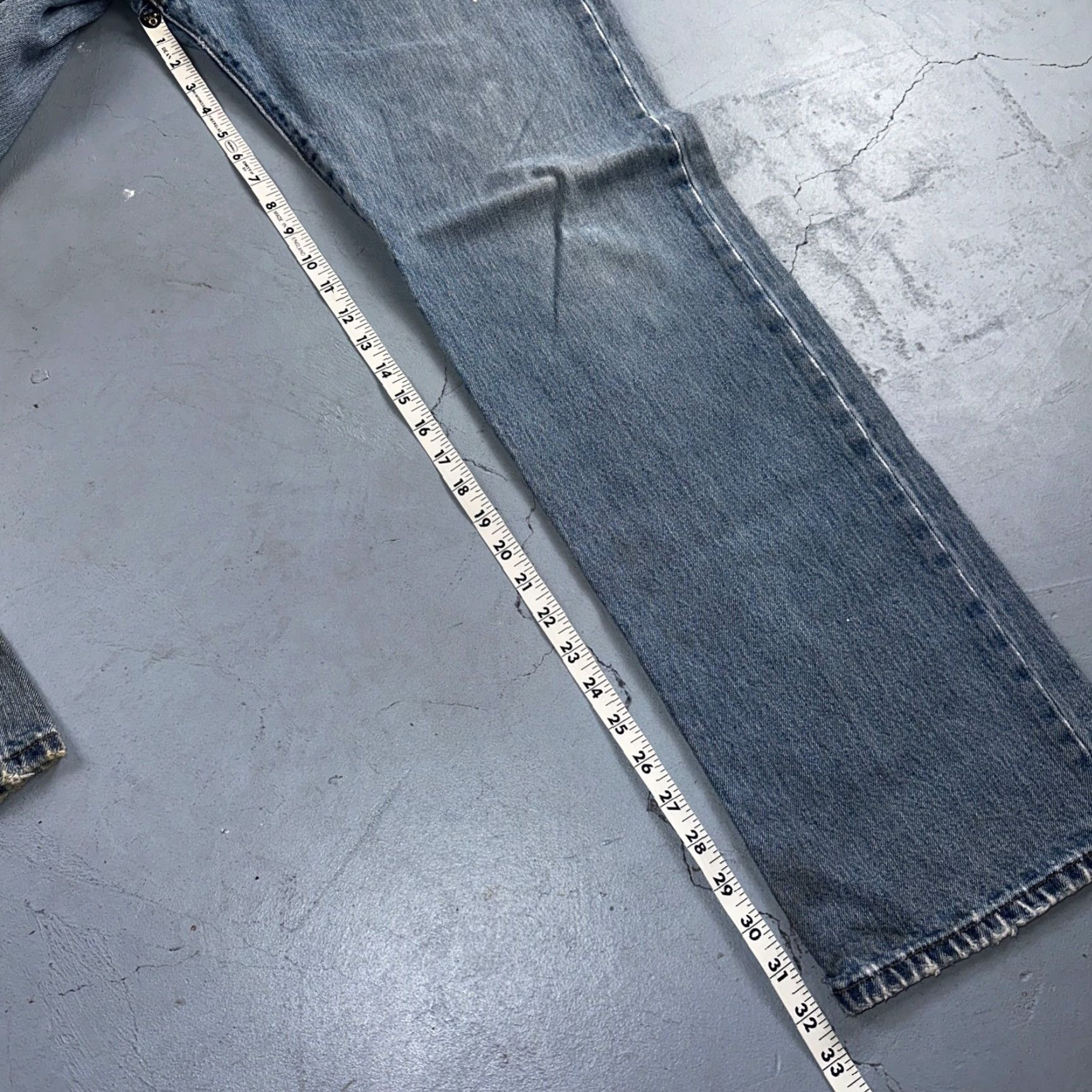 Levi's VINTAGE Levi's 501 Jeans Men 36x34 Straight Leg Light Wash 90s Classic Cotton Denim Size US 36 / EU 52 - 5 Thumbnail