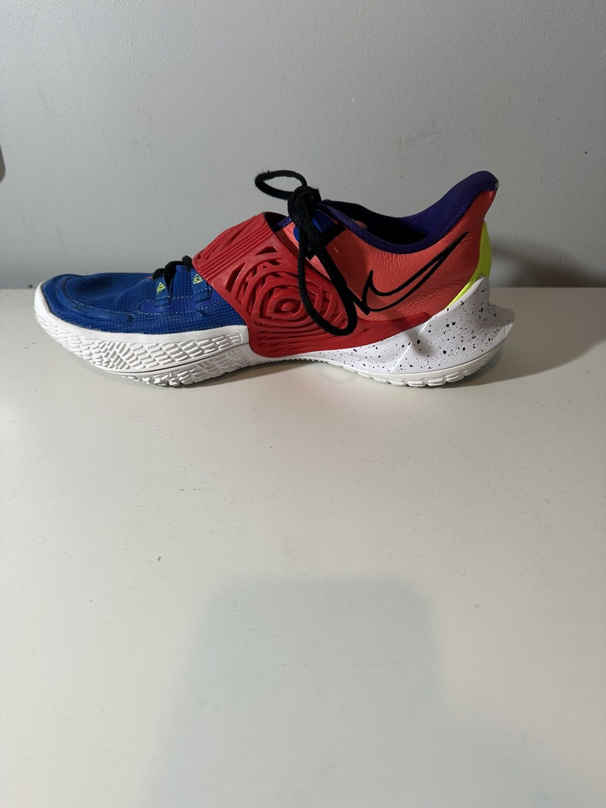 Nike Nike Kyrie 3 Low NY vs. NY Men’s Size US 9 / EU 42 - 2 Thumbnail