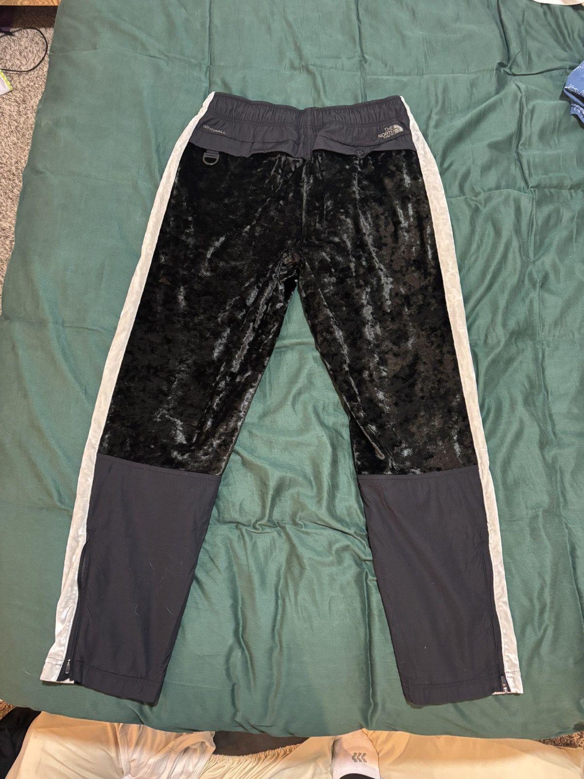 The North Face North Face Black label velvet pants Size US 32 / EU 48 - 2 Thumbnail