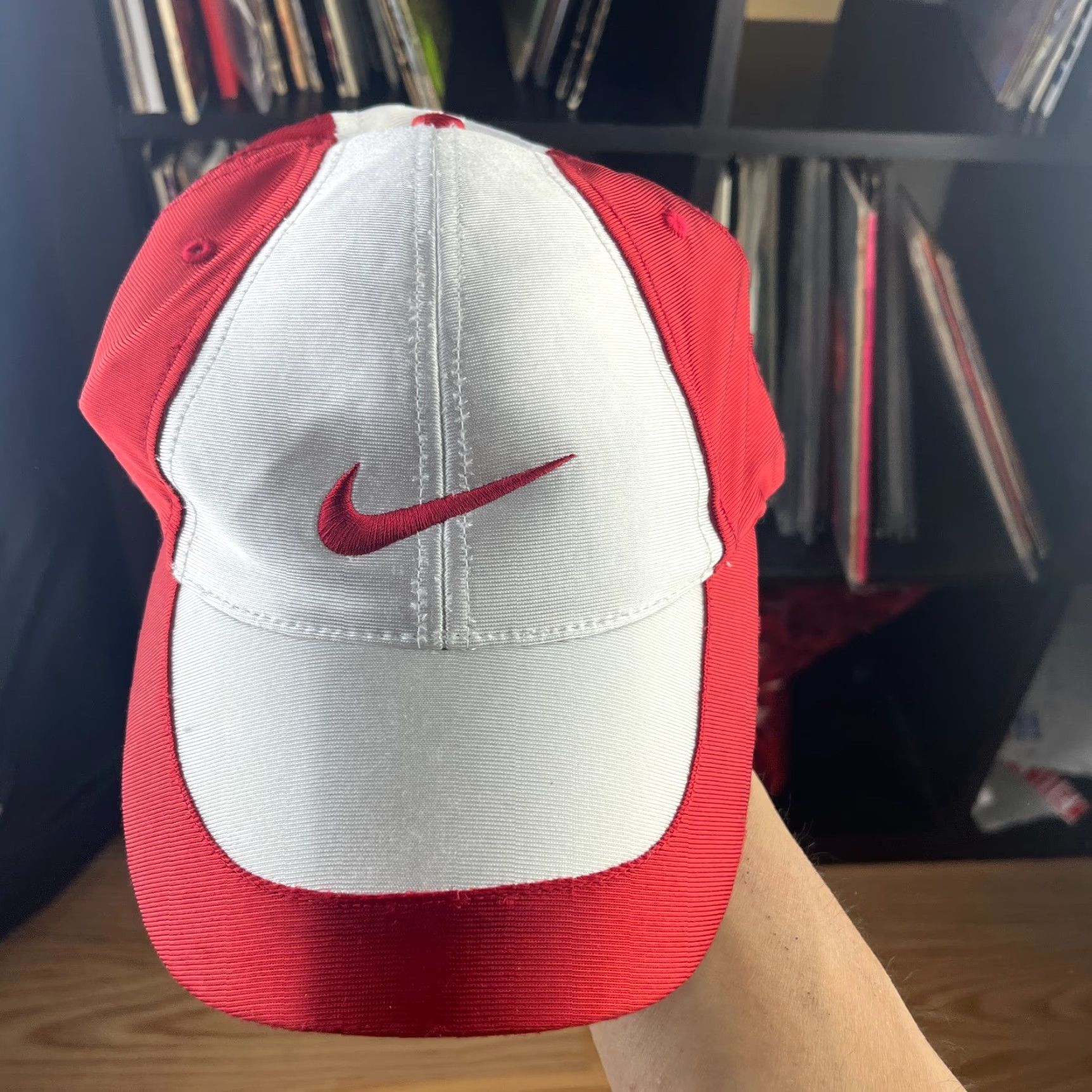 Nike VINTAGE Nike Swoosh Embroidered Y2K Hat One Size Fits Most Red Baseball Cap Mens 90s Adjustable Cotton Embroidered Cap Size ONE SIZE - 2 Thumbnail