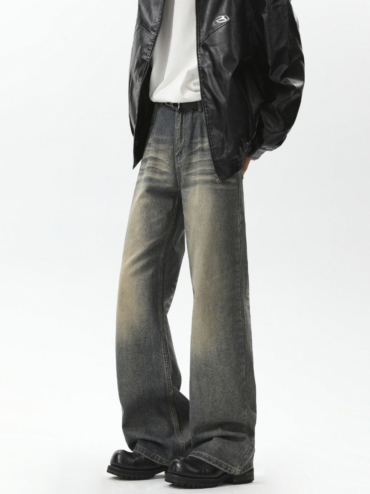Japanese Brand Men's vintage washed distressed loose straight leg jeans Size US 32 / EU 48 - 2 Thumbnail