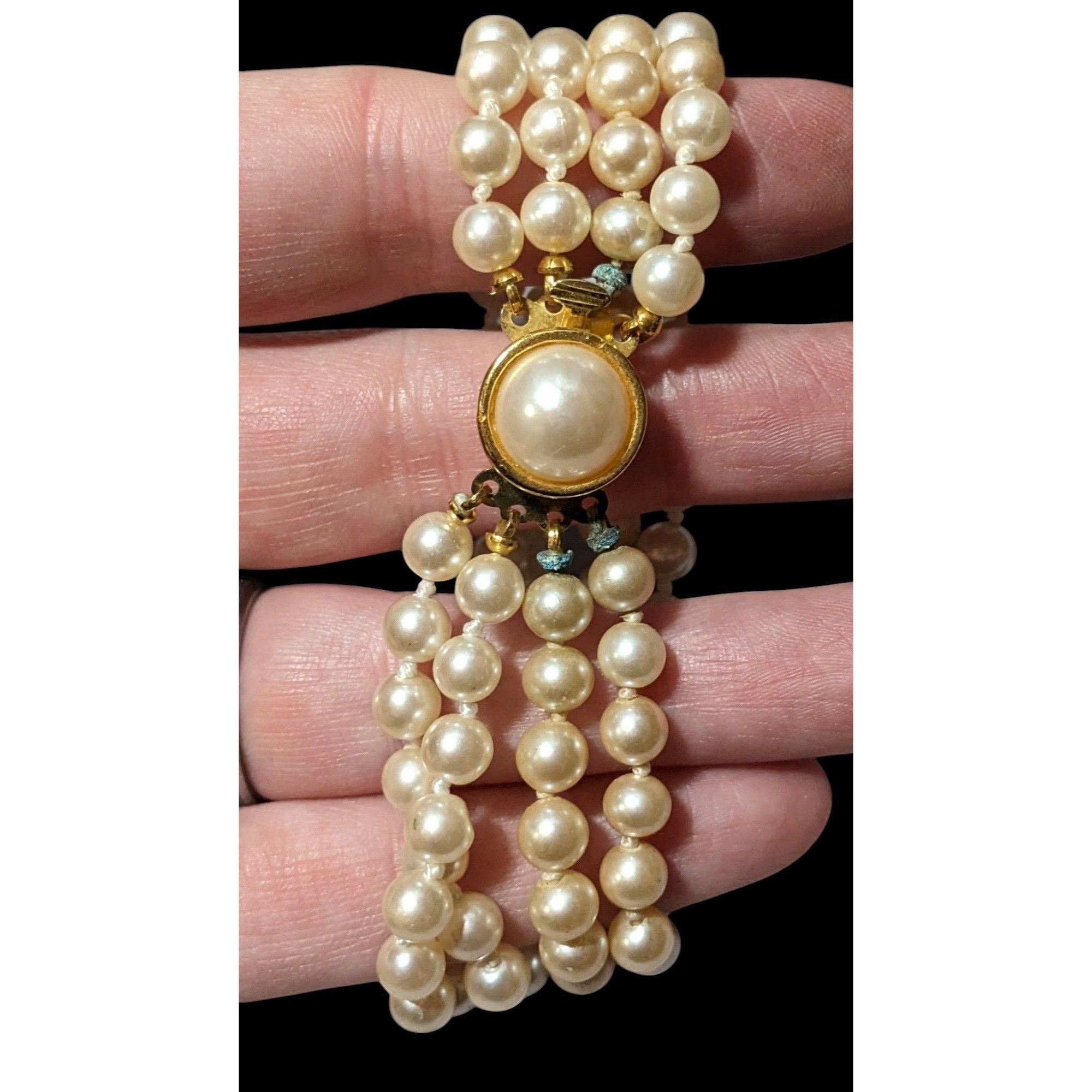 Other Vintage Faux Pearl Multistrand Faux Pearl Bracelet Size ONE SIZE - 2 Thumbnail