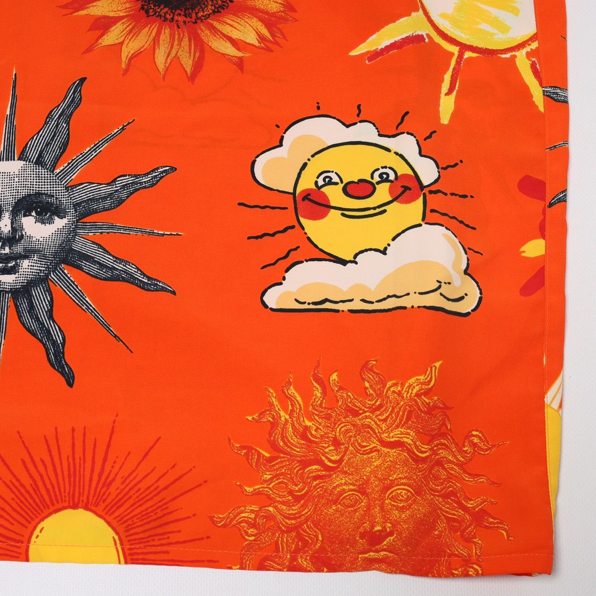 Moschino Moschino Jeans Vintage Short Sleeve Shirt Printed Orange Sun Size US M / EU 48-50 / 2 - 11 Thumbnail