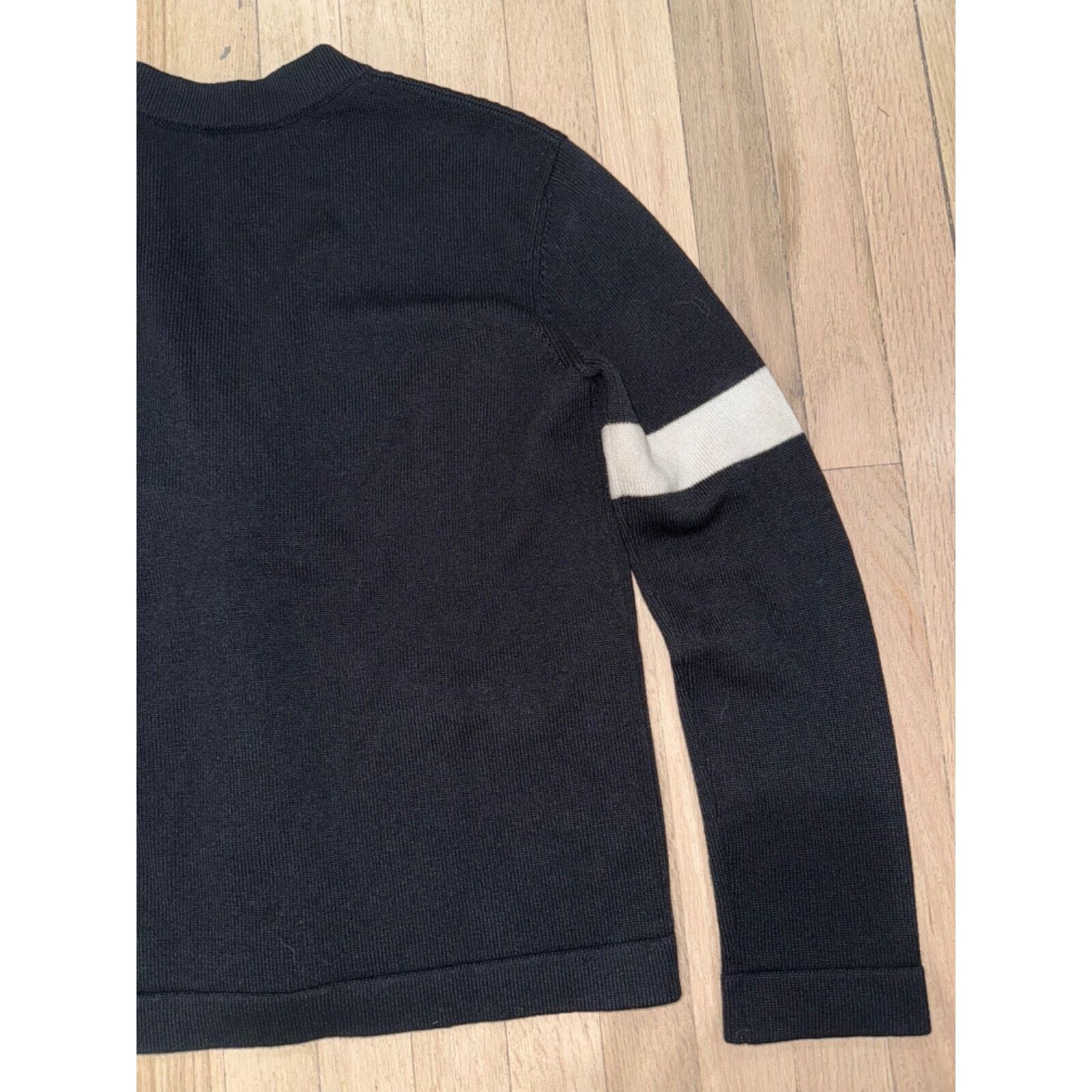 Chanel Chanel 20K Black Cashmere White Gold CC Logo Long Sleeve Size XS / US 0-2 / IT 36-38 - 15 Thumbnail