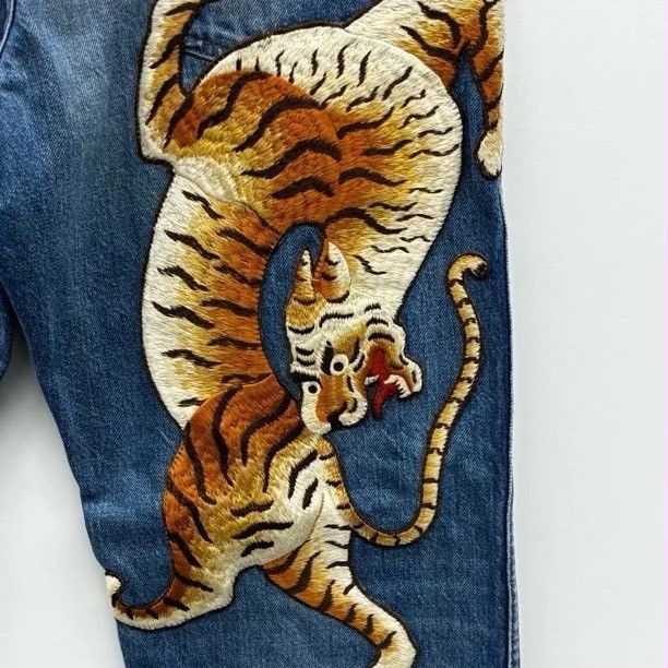 Gucci Gucci denim jeans with an embroidered tiger and flower patch Size US 34 / EU 50 - 4 Thumbnail