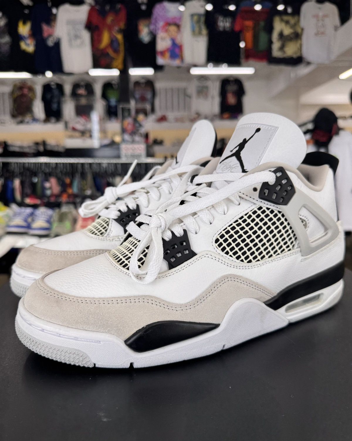 Jordan Brand Air Jordan 4 Military Black Size 10.5 (2022) Size US 10.5 / EU 43-44 - 1 Thumbnail