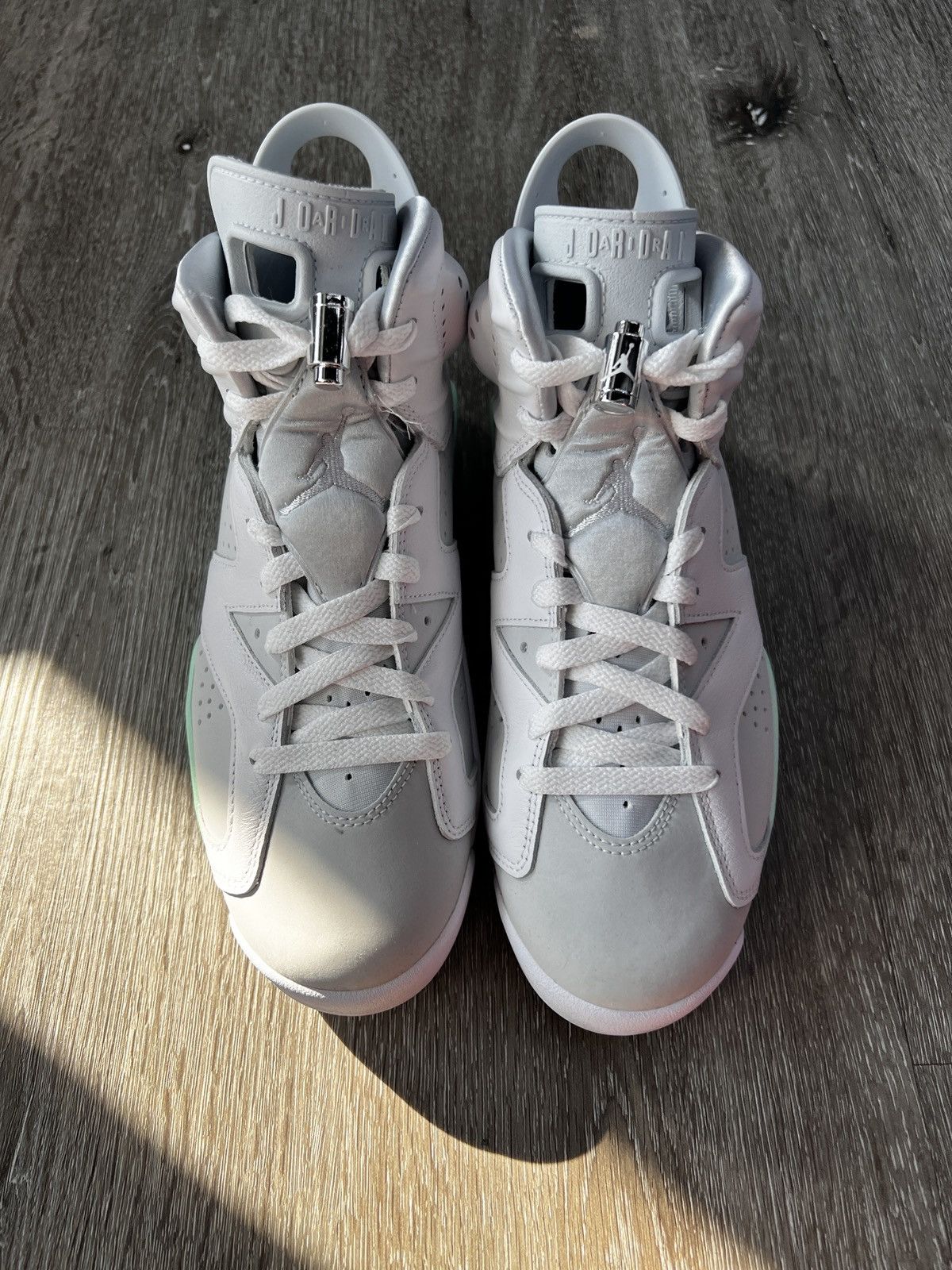 Jordan Brand Air Jordan 6 Retro “Mint Foam” (WMNS) **PRE-OWNED** Size US 8.5 / IT 38.5 - 3 Thumbnail