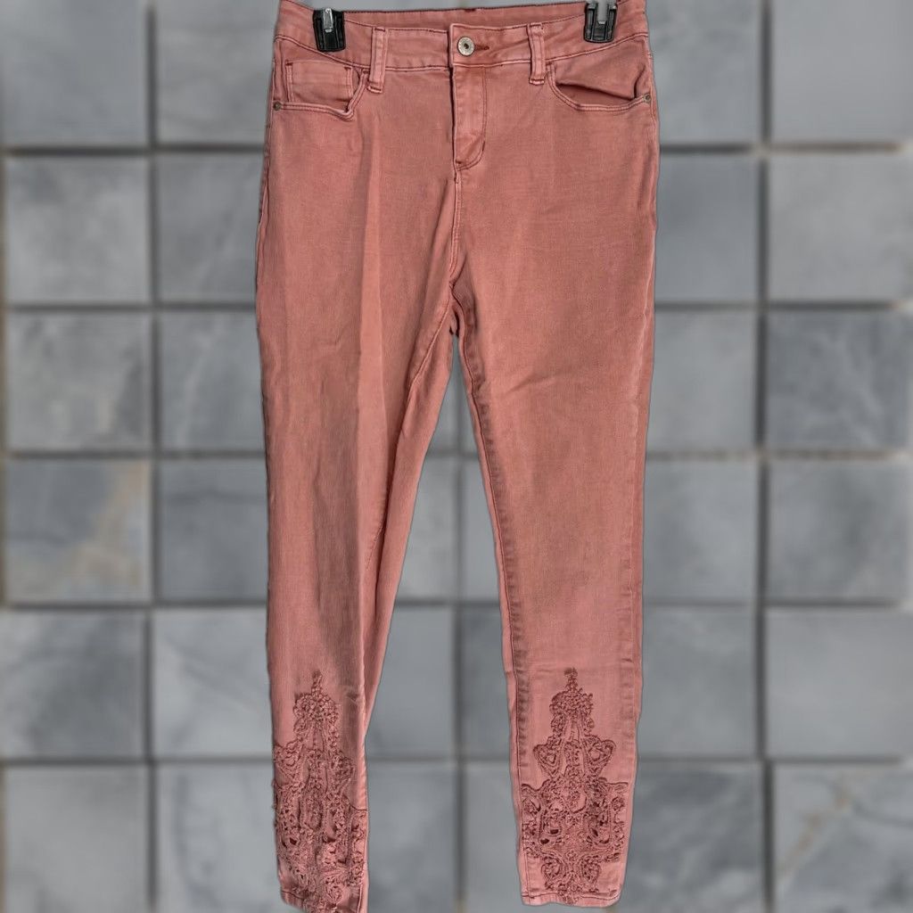 Vintage Vanilla Star Jeans Skinny Pants Junior Size 9 Pink Mid Rise 27.5in Inseam Boho Embroidered Hem Jeans Size 30" / US 8 / IT 44 - 1 Thumbnail
