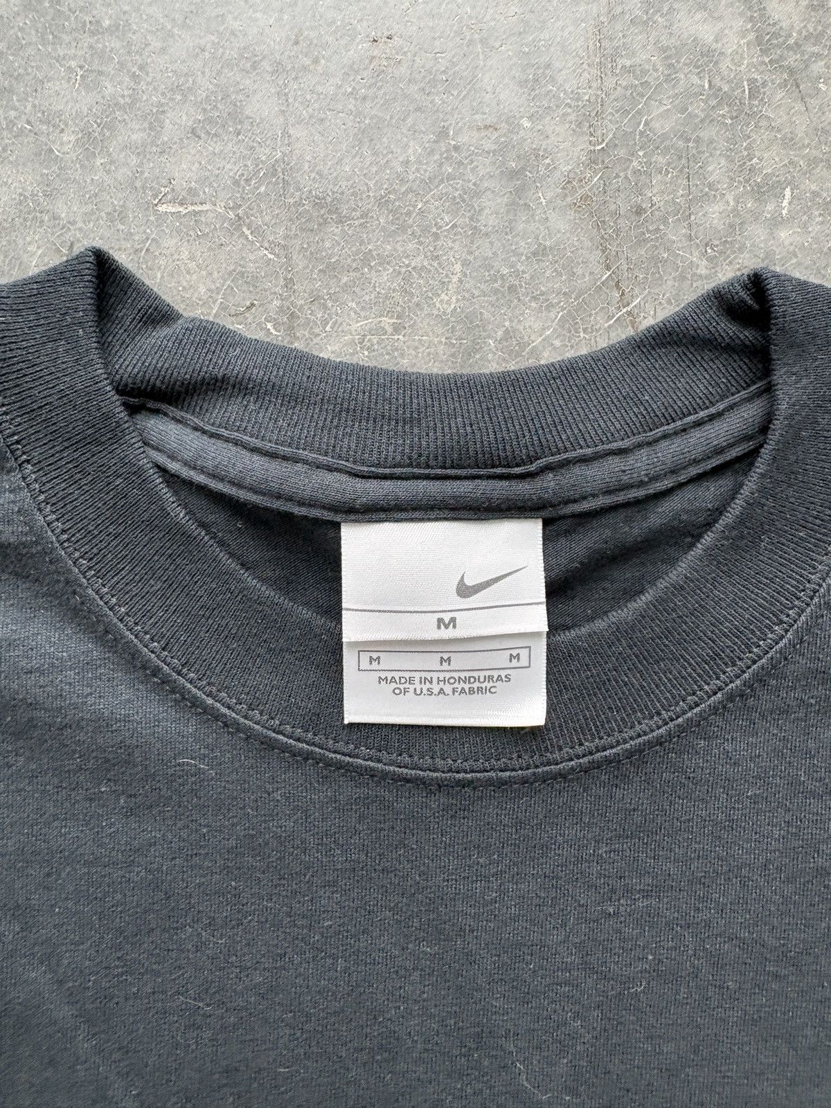 Nike Vintage Y2K Nike Swoosh Tee Size US L / EU 52-54 / 3 - 3 Thumbnail