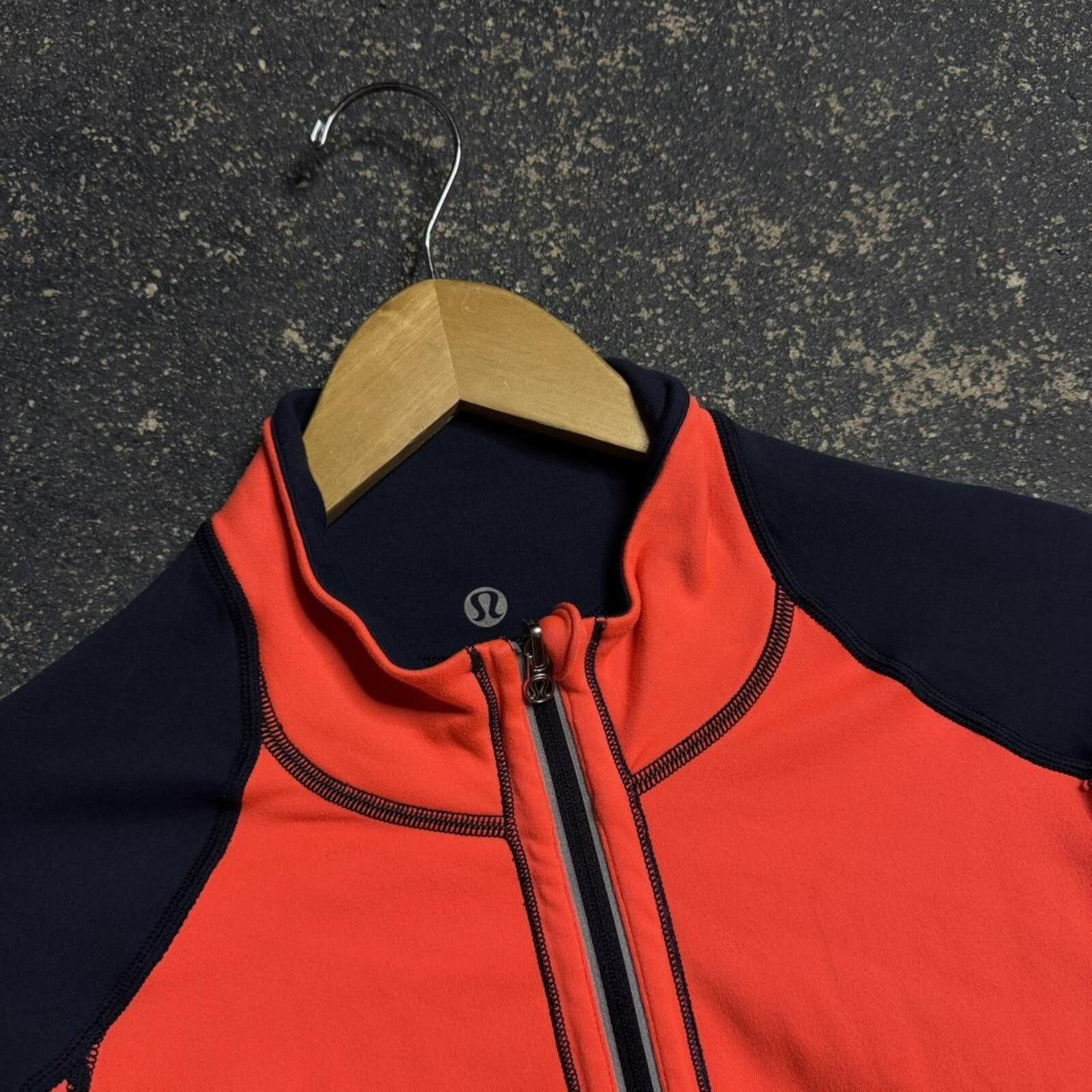 Lululemon Lululemon "Run: With It" Flash Reflective 1/2 Zip Size US M / EU 48-50 / 2 - 4 Thumbnail