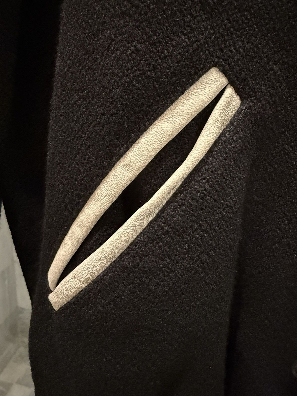 Saint Laurent Paris Saint Laurent Teddy Jacket Black Ivory Size 44 Authenticated Size US S / EU 44-46 / 1 - 10 Thumbnail