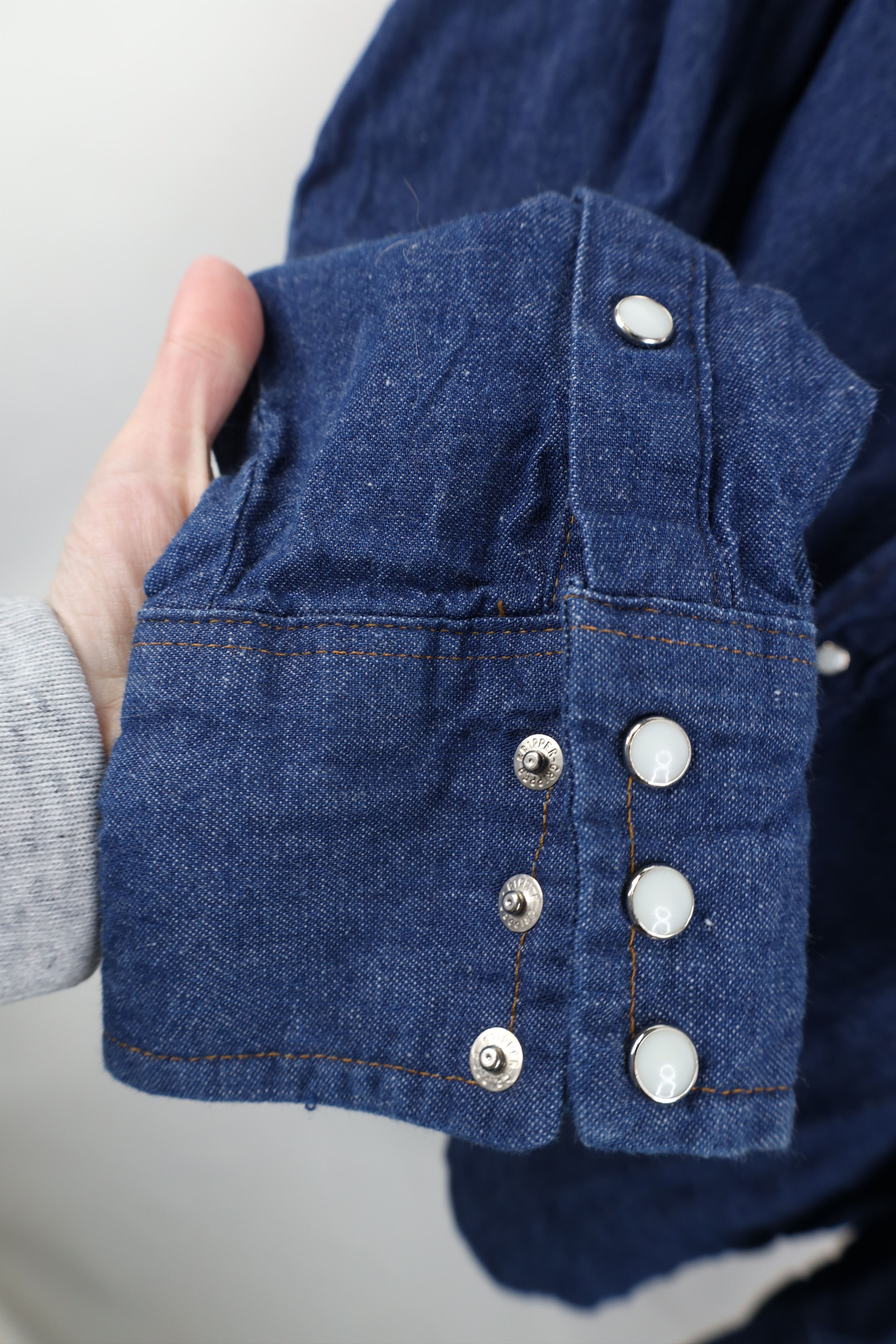 Wrangler Vintage 90s Wrangler Cowboy Denim Snap Button Shirt USA Size US XL / EU 56 / 4 - 6 Thumbnail