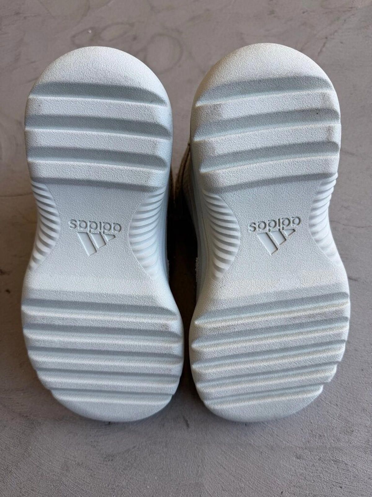 Yeezy Yeezy Desert Boot Salt Sz. 5 | No Box Size US 5 / EU 37 - 5 Thumbnail