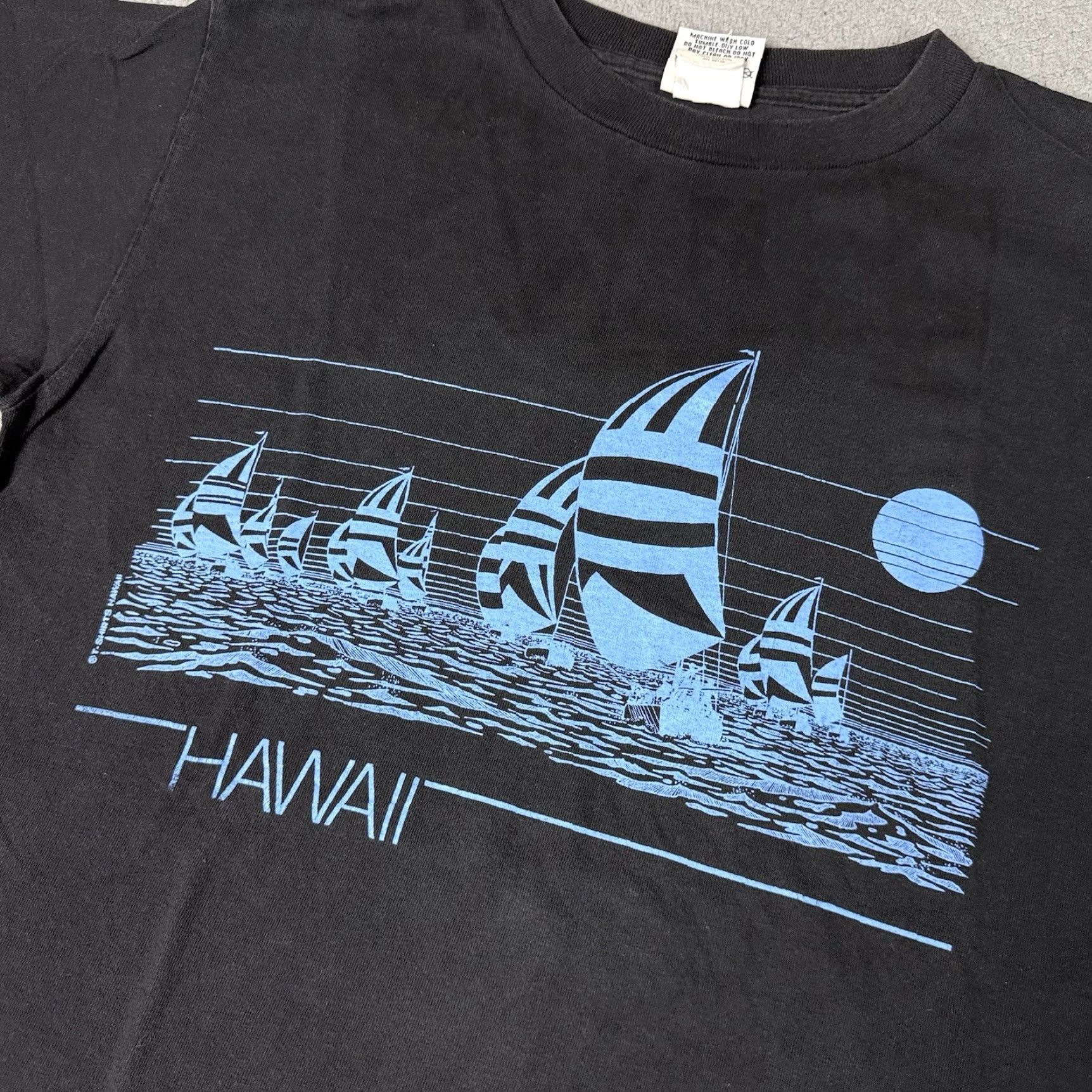 Vintage VINTAGE Hawaii T Shirt Adult Large Black Beach Scene Single Stitch Tourist Sail Mens Size US L / EU 52-54 / 3 - 2 Thumbnail
