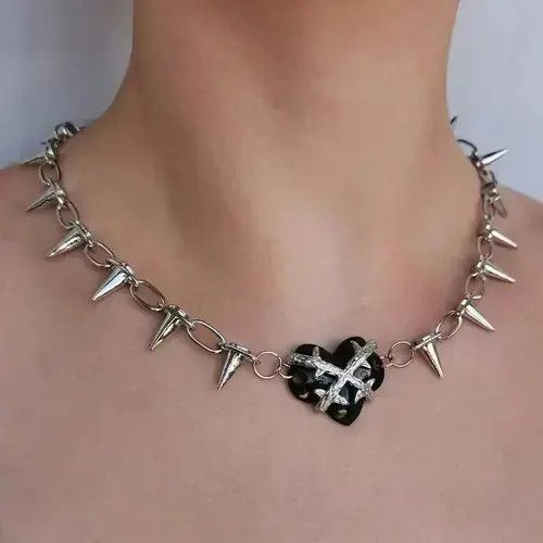 Jewelry Black Heart Necklace in Silver, Men's