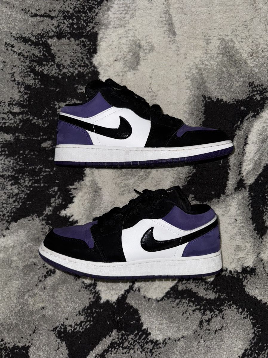 Nike Jordan 1 Low Court Purple Size US 7 / EU 40 - 1 Thumbnail