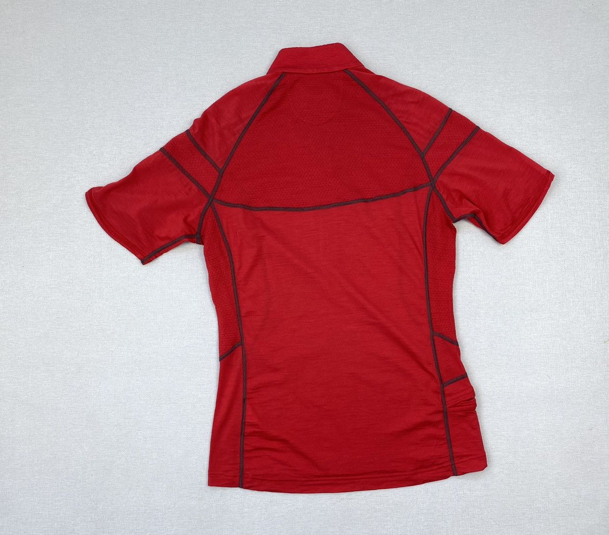 Icebreaker Icebreaker 150 Ultralite Merino Short Sleeve Shirt size S Size US S / EU 44-46 / 1 - 4 Thumbnail