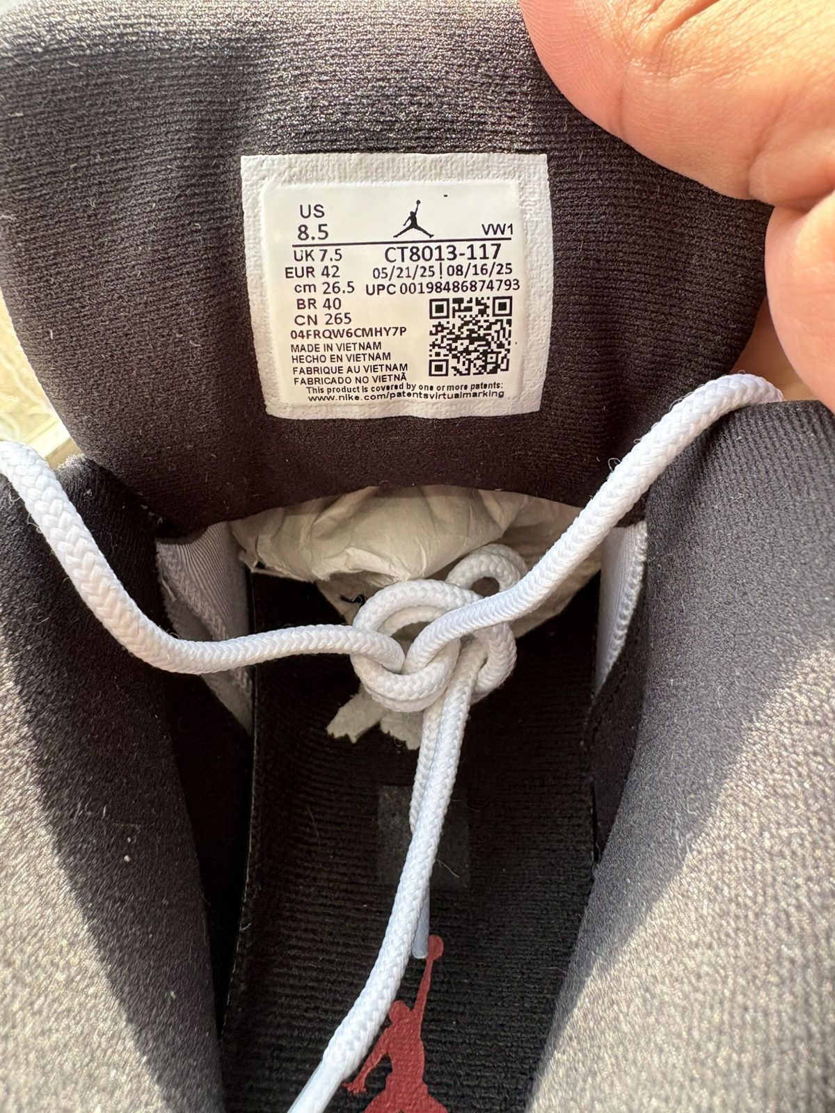 Jordan Brand Jordan 12 taxis Size US 8.5 / EU 41-42 - 10 Thumbnail