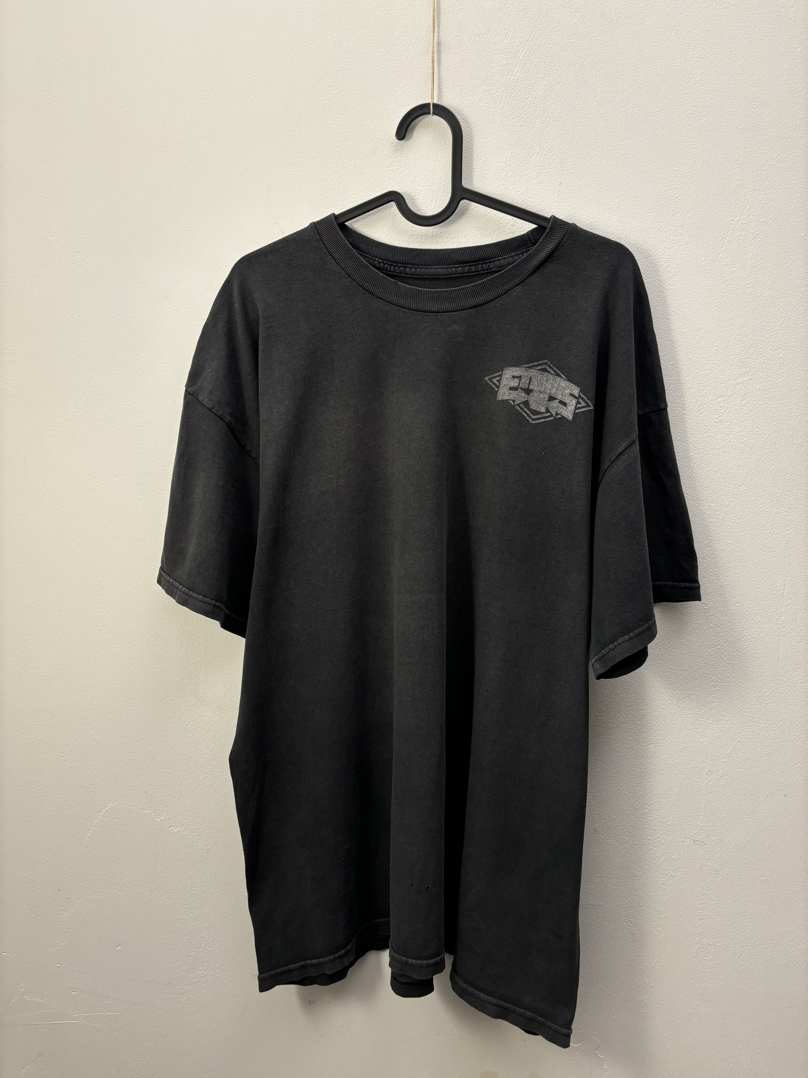 Etnies × Vintage Vintage 00s Etnies Faded Big Print Logo Tee Size US XL / EU 56 / 4 - 2 Thumbnail
