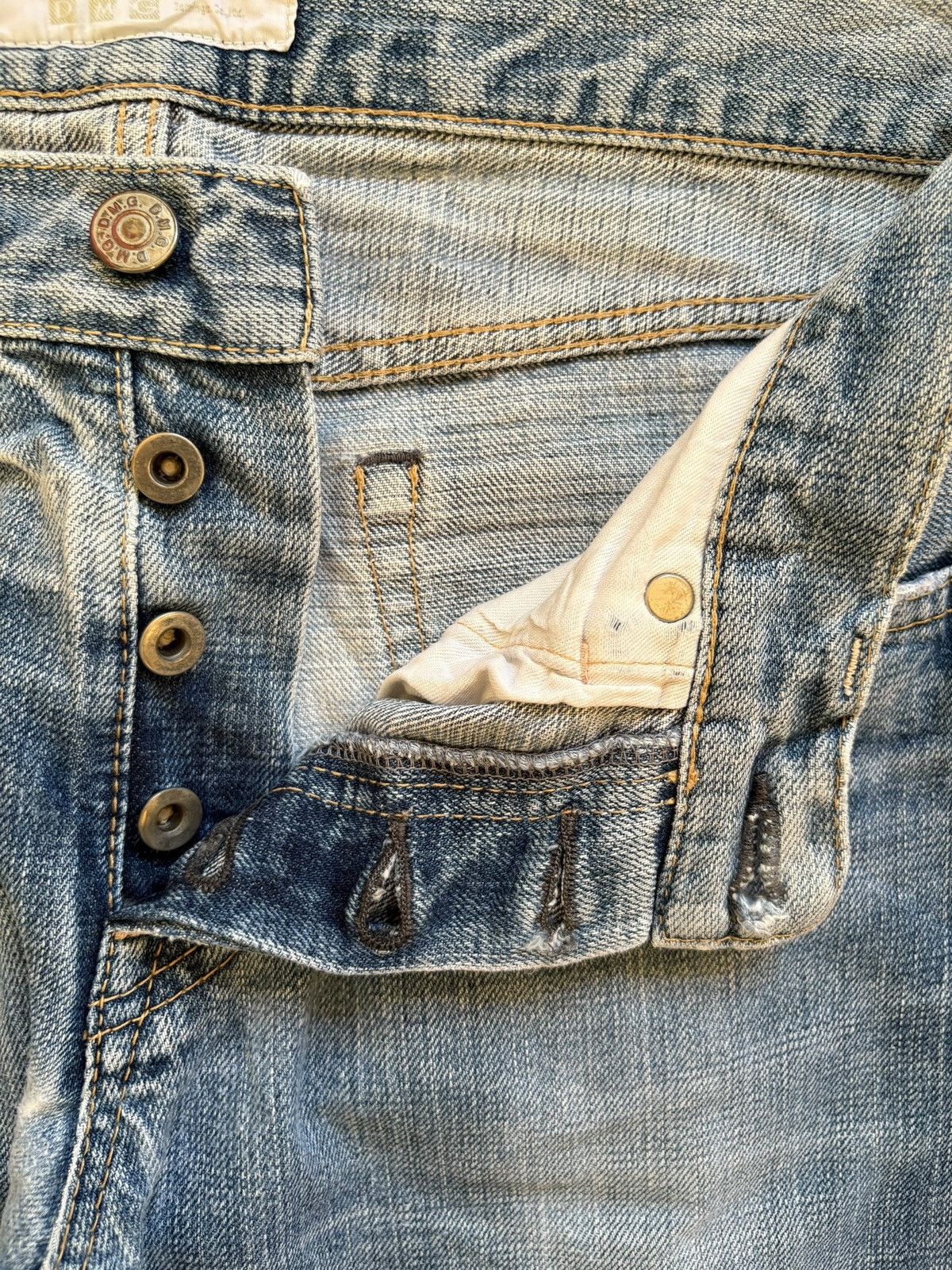 Japanese Brand SALES🔥🔥Vintage DMG Button Fly Faded Wash Jeans Size US 31 - 3 Thumbnail