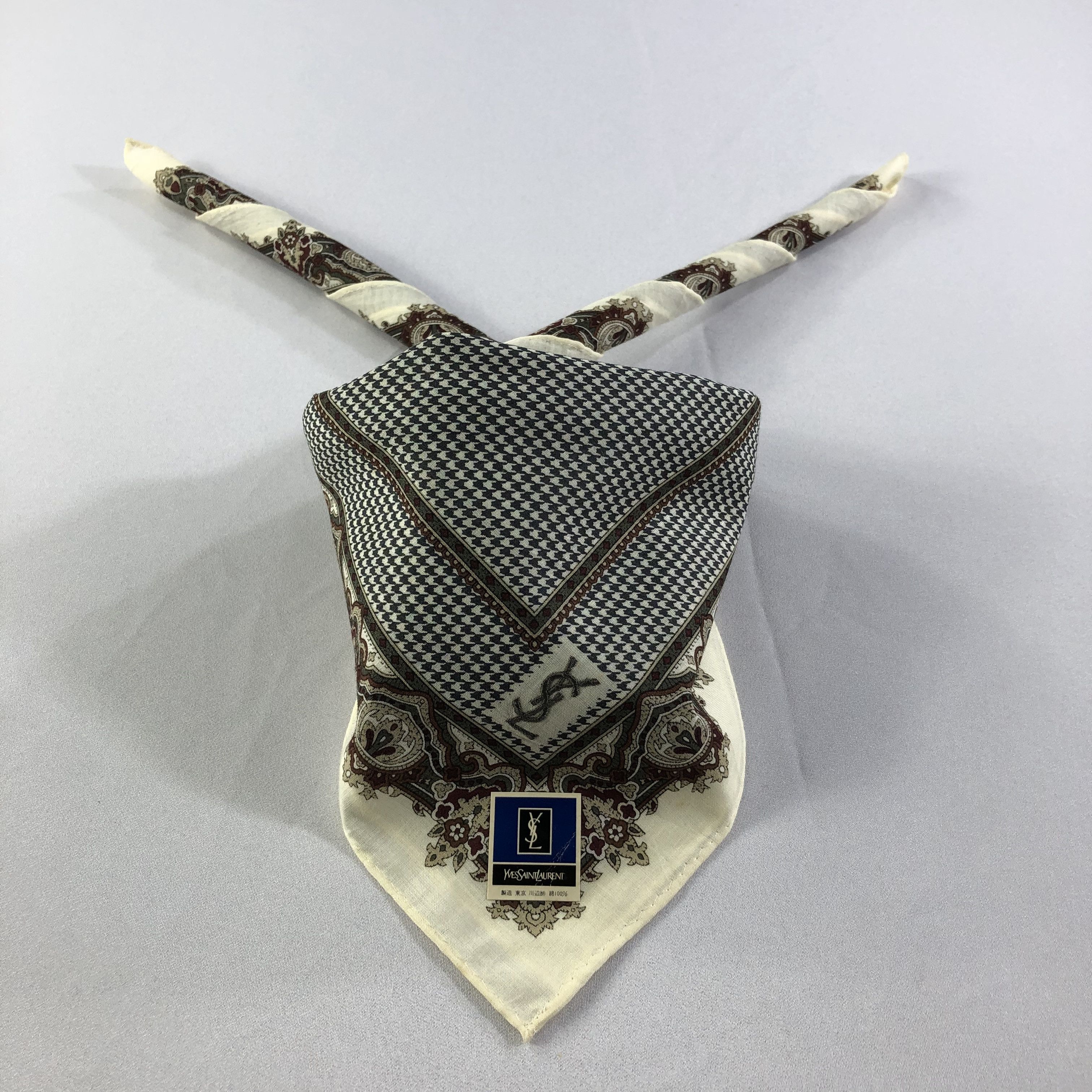 Yves Saint Laurent YSL Paisley Handkerchief Neckerchief Bandana H1766 Size ONE SIZE - 1 Thumbnail