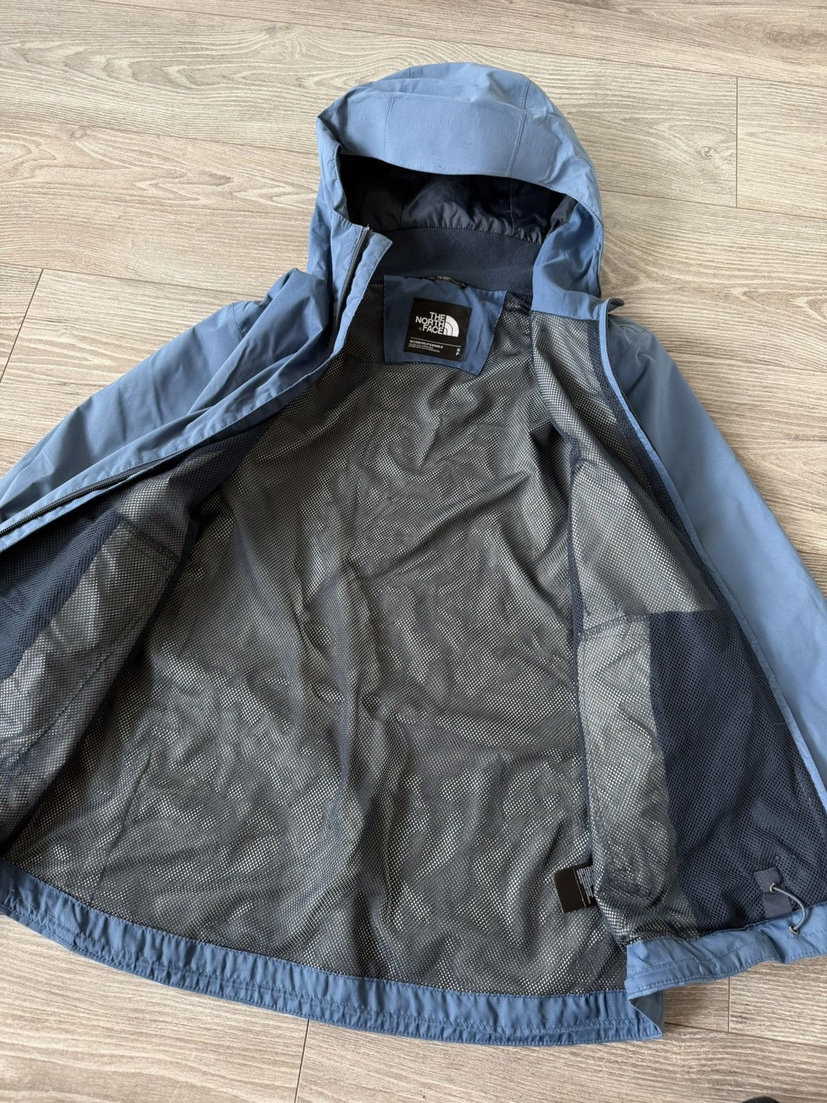 The North Face Wmns The North Face DryVent Lite Waterproof Jacket Size US S / EU 44-46 / 1 - 11 Thumbnail