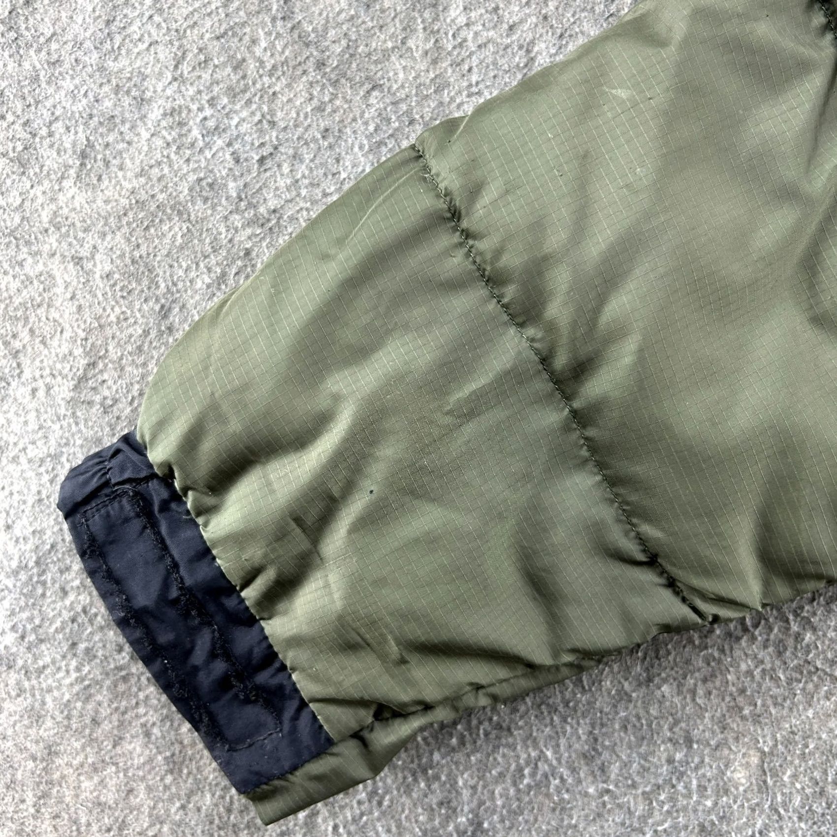 Mountain Hardwear VINTAGE Mountain Hardwear Jacket Puffer Down Feather XL Green Black Ripstop Men Size US XL / EU 56 / 4 - 7 Thumbnail