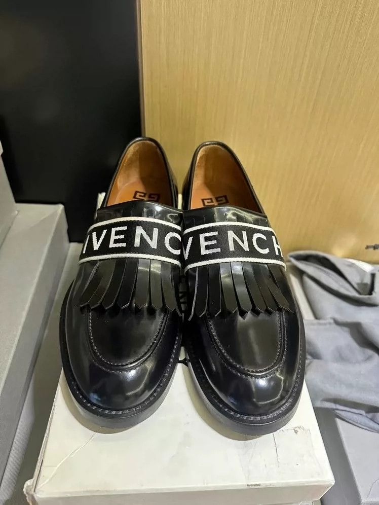 Givenchy Givenchy Brand new fringed loafers Size US 8 / EU 41 - 1 Thumbnail