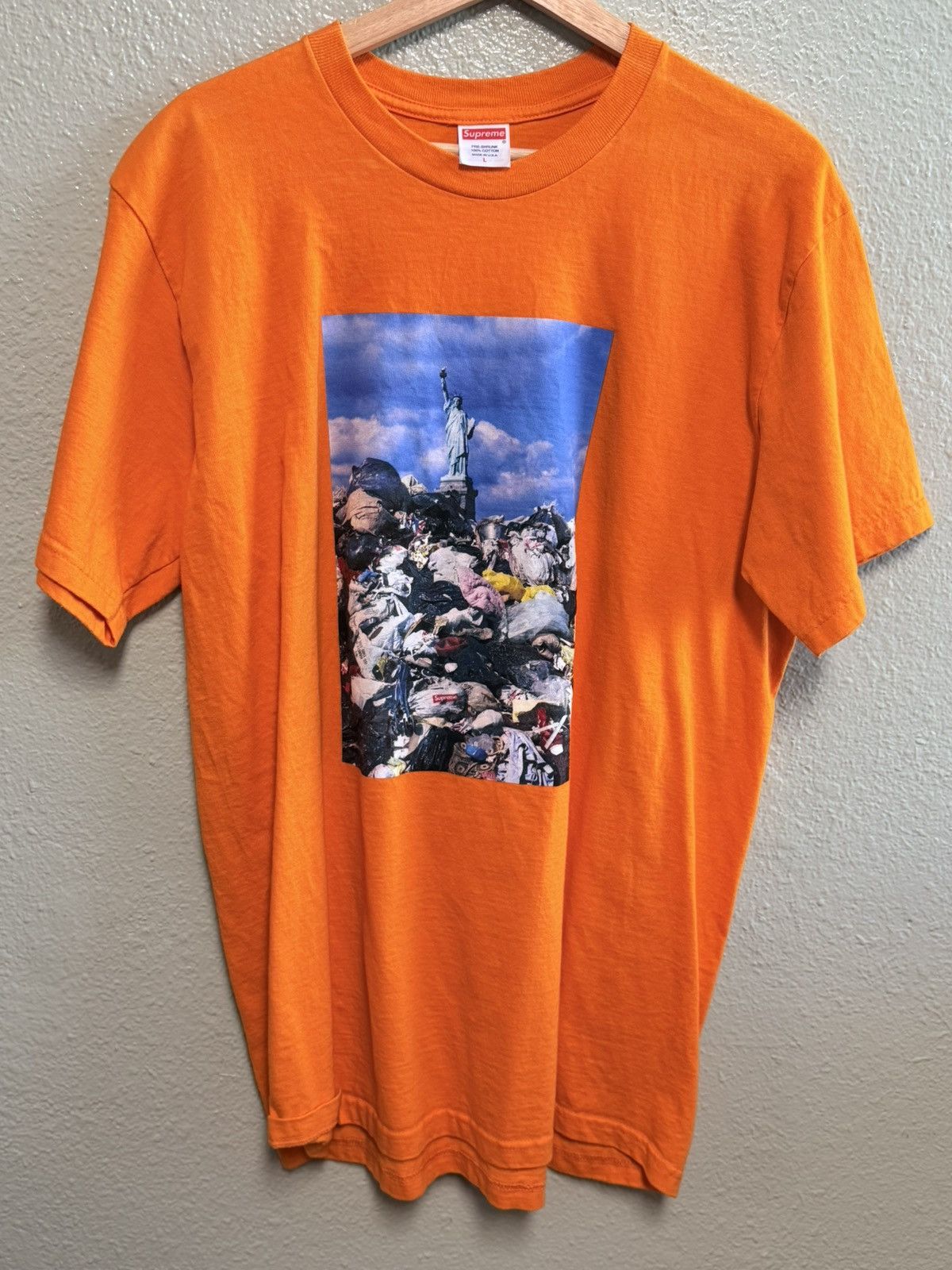 Supreme Supreme Trash pile Tee Size US L / EU 52-54 / 3 - 1 Thumbnail