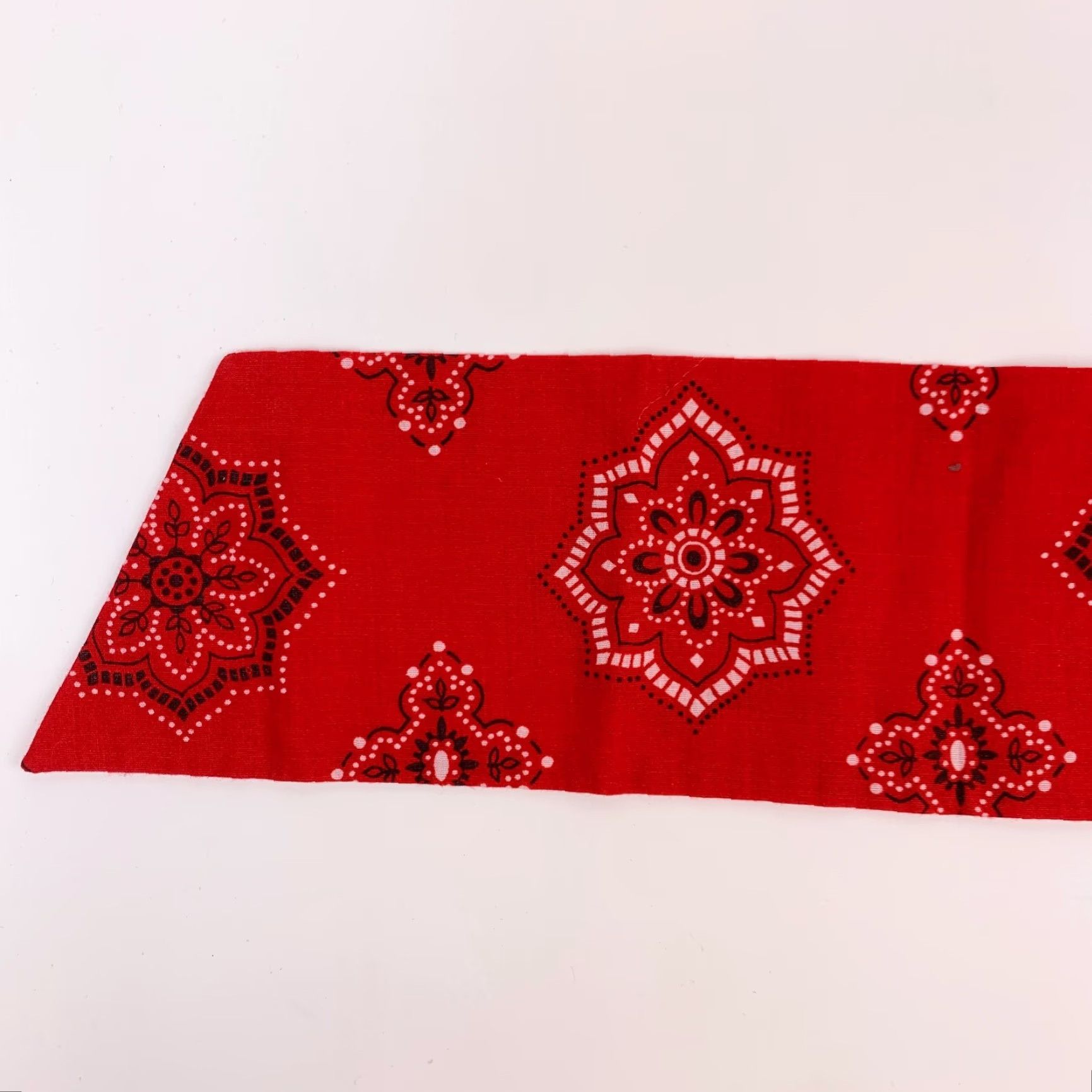 Vintage VINTAGE Red Western Floral Bandana Shirt Neck Scarf 4" x 35" Unbranded Womens/Mens Bandana Red Floral Western 100% Cotton with Button Hole Size ONE SIZE - 7 Thumbnail