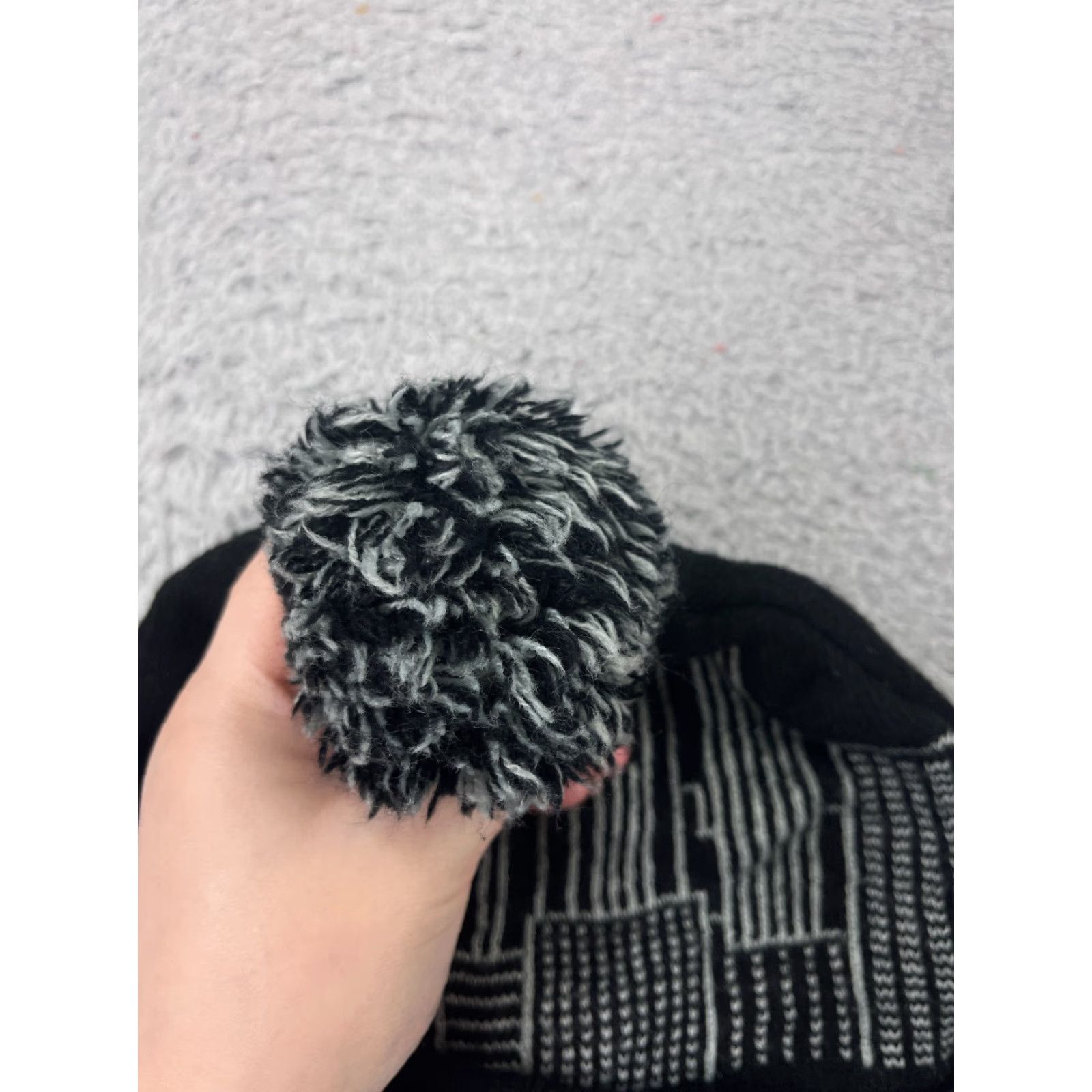 Vintage Chiacgo Beanie Toque Adult One Size Gray Black Knit Acrylic City Snow Ski Pom Hat/Cap Beanie Unbranded Unisex Adults Size ONE SIZE - 4 Thumbnail