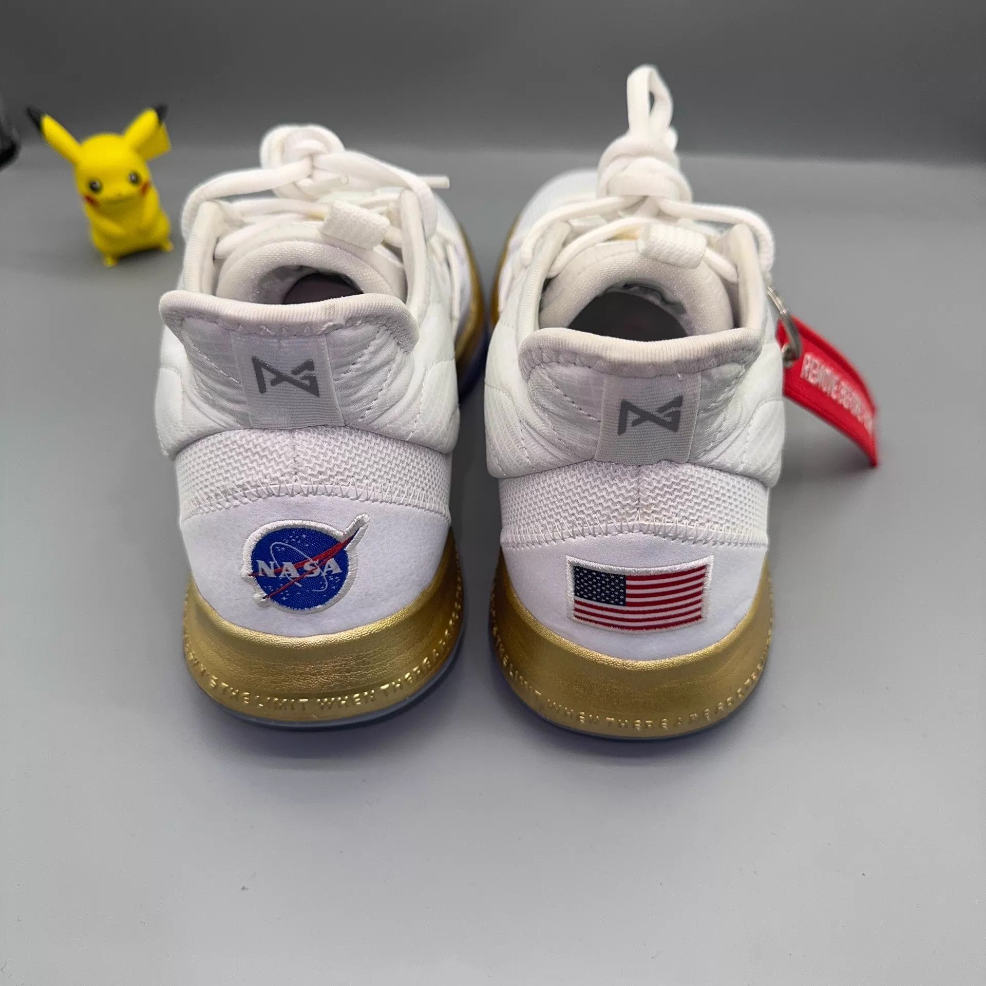 Nike Nike PG3 NASA Apollo Moon White/Plat CI2666-100 Size US 9 / EU 42 - 3 Thumbnail