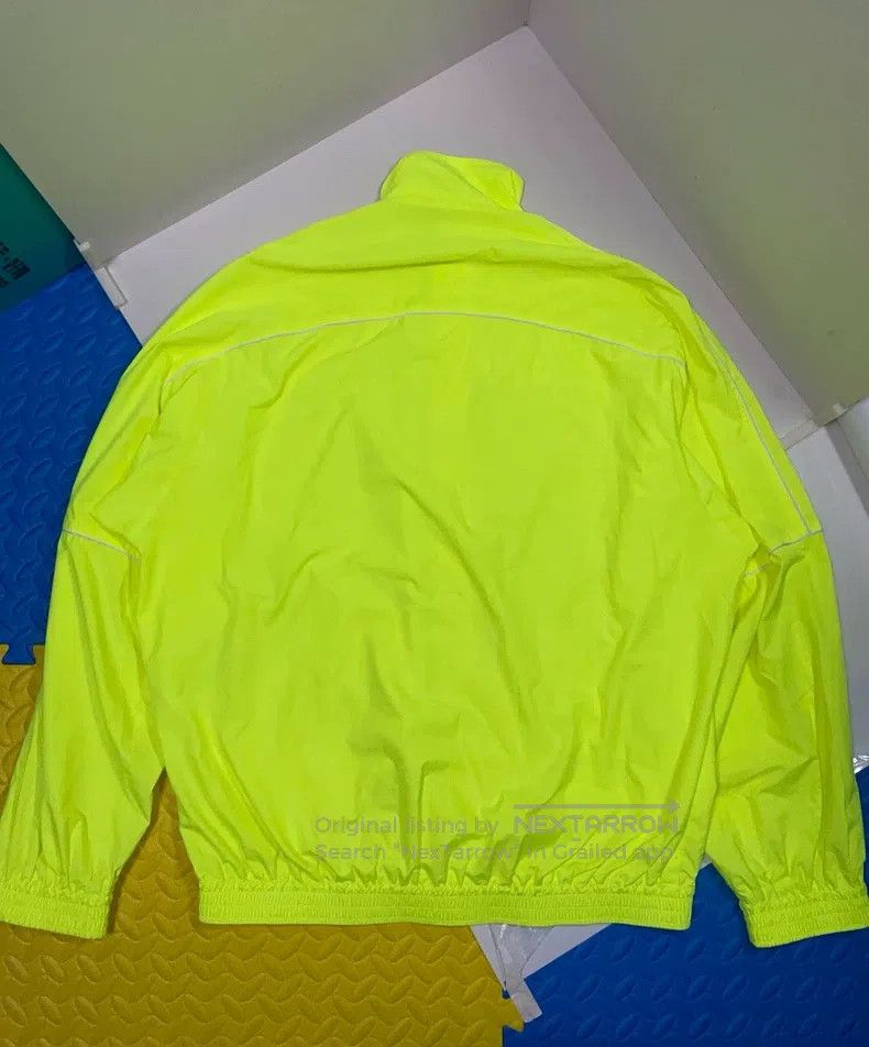 Balenciaga Balenciaga Loose Drop Shoulder Long Sleeve Jacket Neon Yel Size US M / EU 48-50 / 2 - 2 Thumbnail