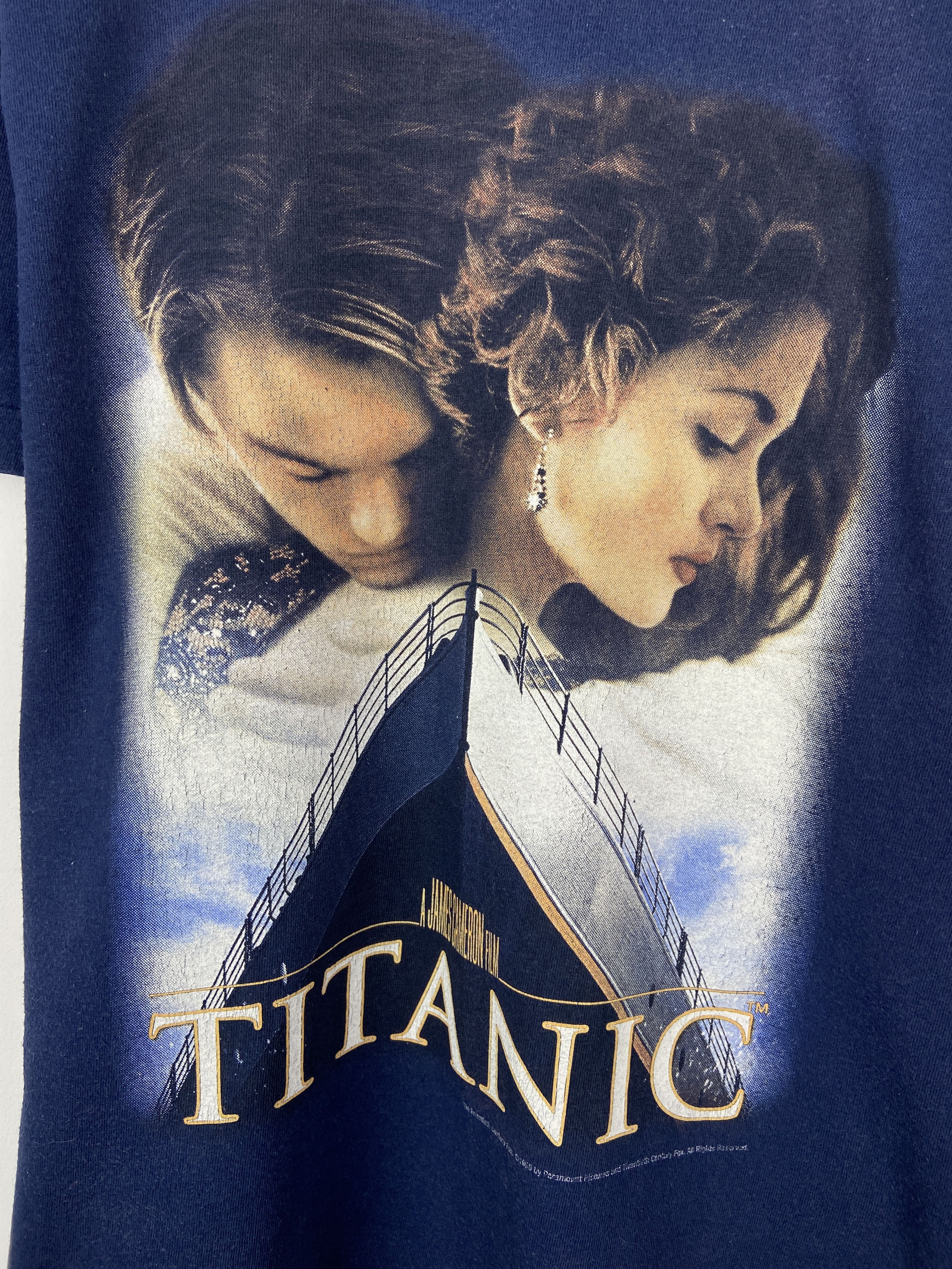 Vintage 90s Vintage Titanic James Cameron Movie Graphic T Shirt Tee Size US S / EU 44-46 / 1 - 2 Thumbnail