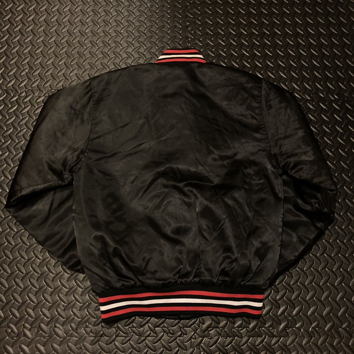 Spalding × Vintage Vintage 1990s Spalding Chicago Bulls Satin Bomber Jacket Size US S / EU 44-46 / 1 - 2 Thumbnail