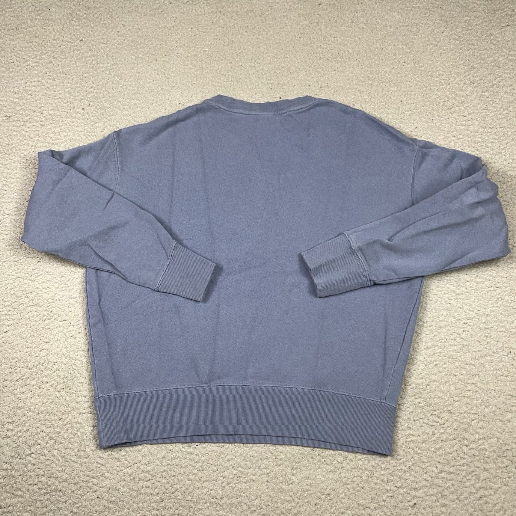 Uniqlo Disney Uniqlo Sweatshirt Adult Small Blue UT Mickey Mouse Crew Neck Sweatshirt Women S Blue Disney Size S / US 4 / IT 40 - 5 Thumbnail